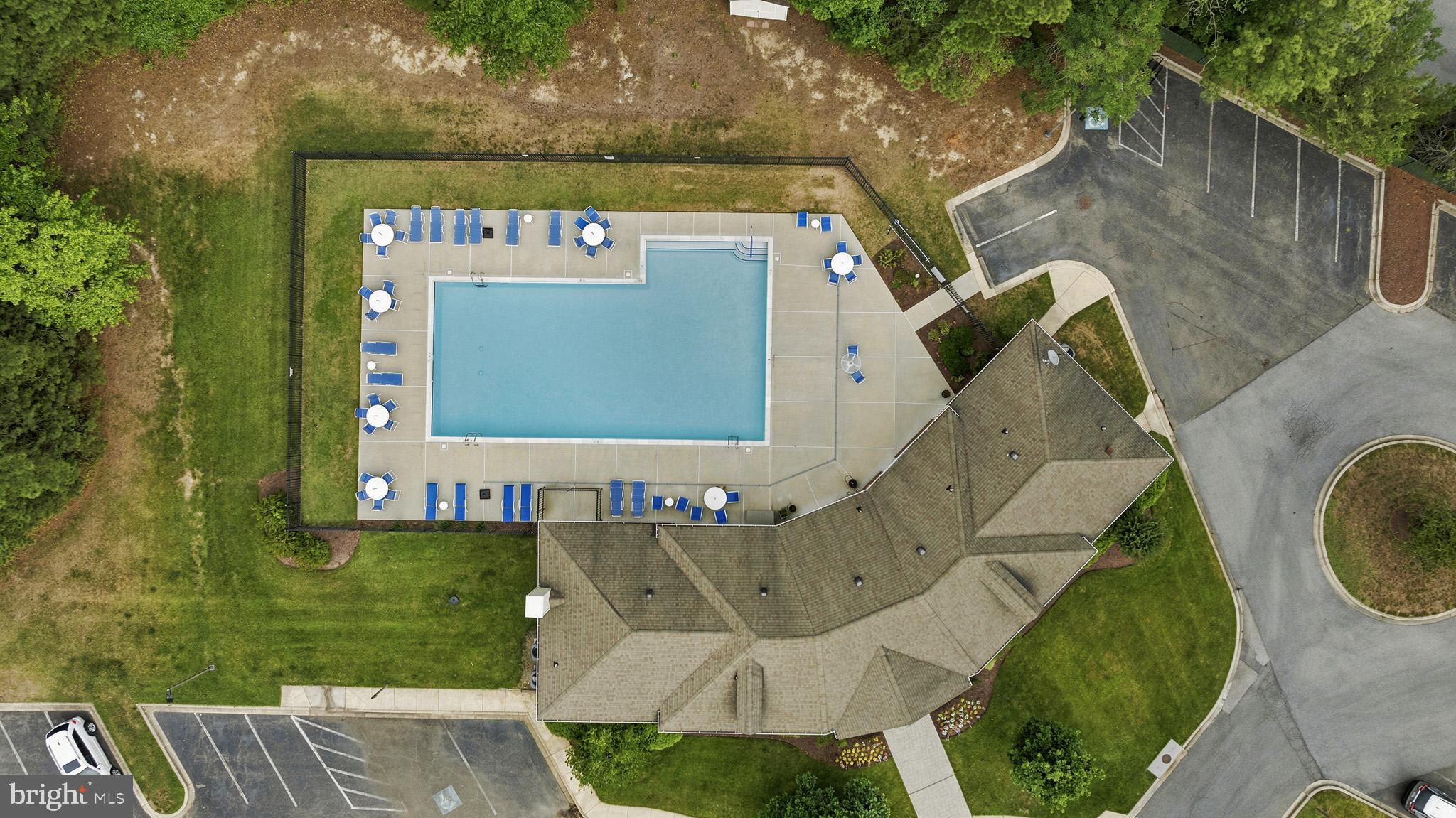 OYSTER BAY CONDOMINIUMS - Residential