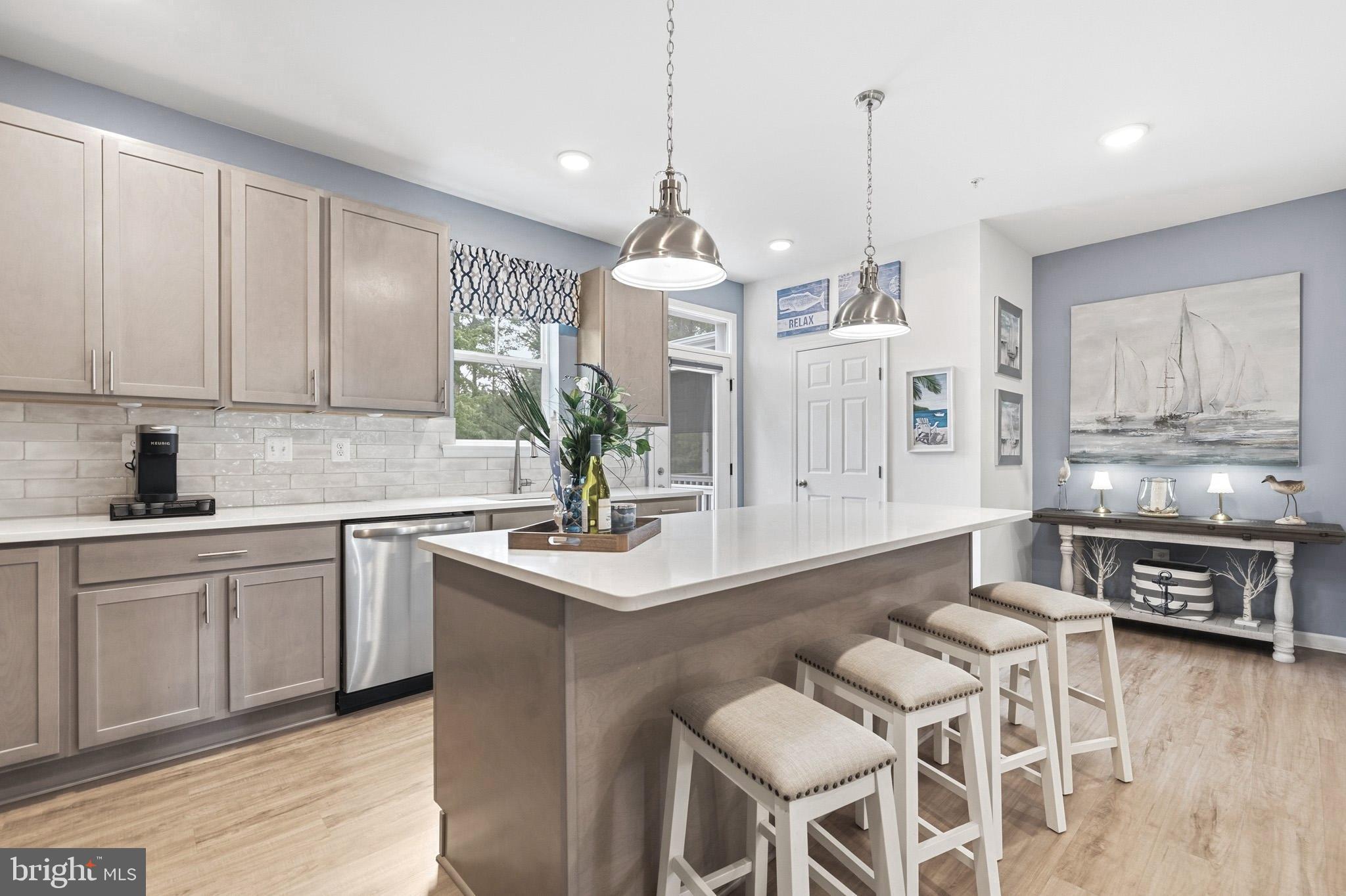 OYSTER BAY CONDOMINIUMS - Residential