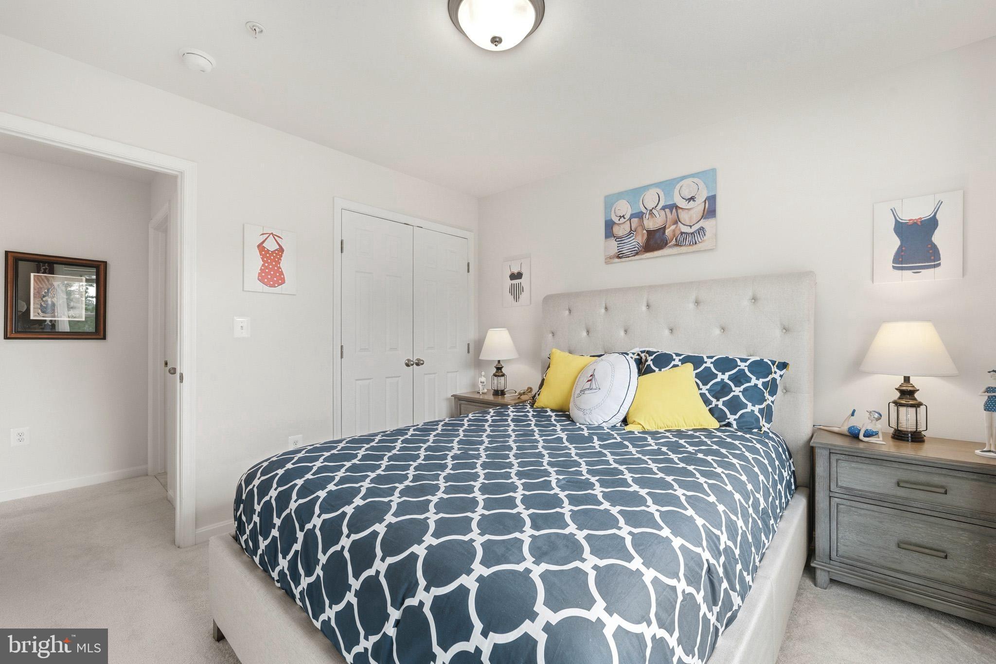 OYSTER BAY CONDOMINIUMS - Residential