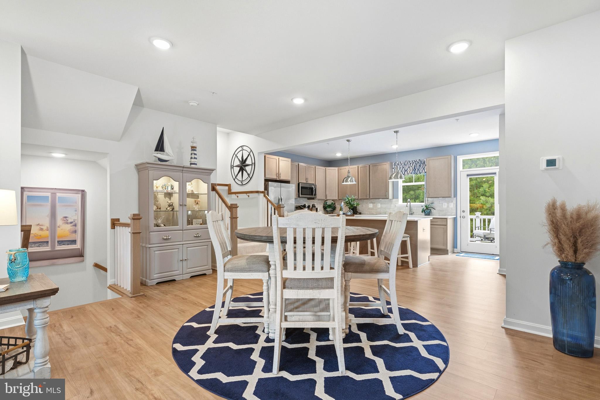 OYSTER BAY CONDOMINIUMS - Residential