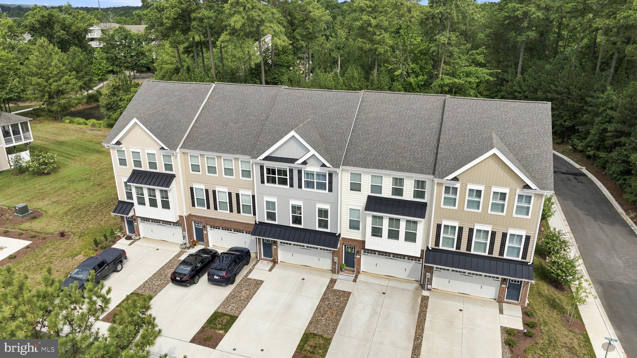 OYSTER BAY CONDOMINIUMS - Residential