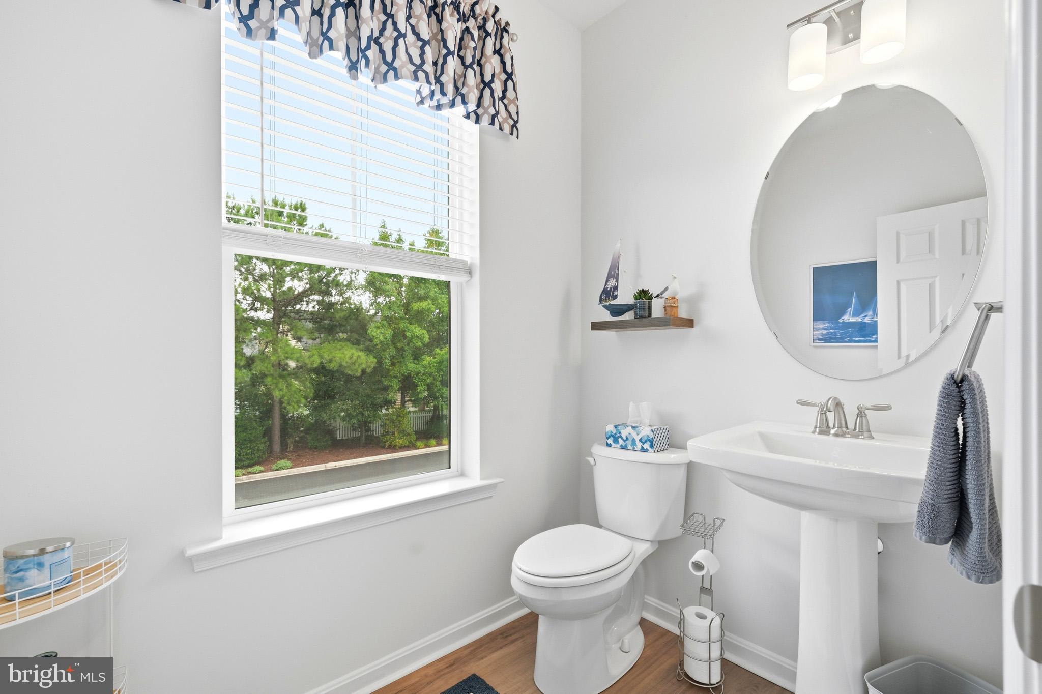 OYSTER BAY CONDOMINIUMS - Residential