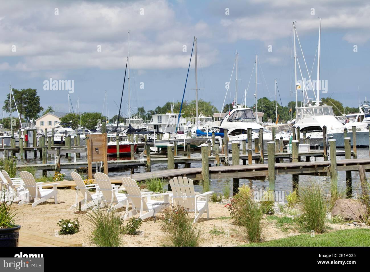OYSTER BAY CONDOMINIUMS - Residential