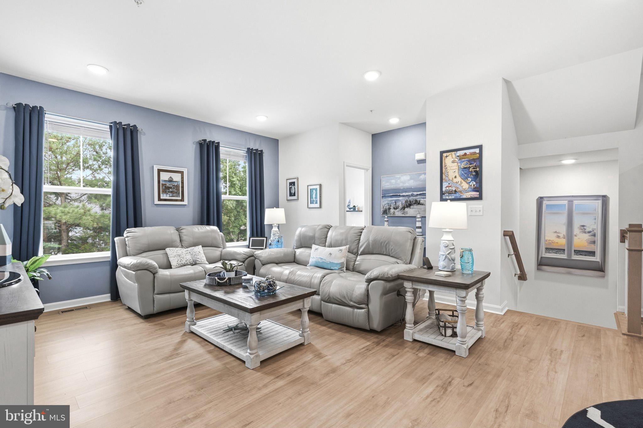 OYSTER BAY CONDOMINIUMS - Residential