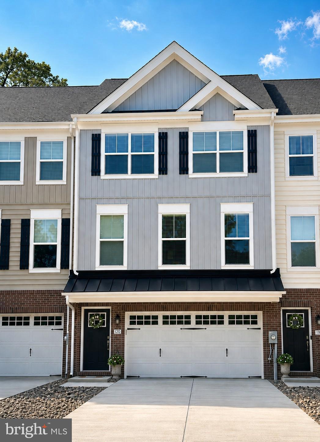 OYSTER BAY CONDOMINIUMS - Residential