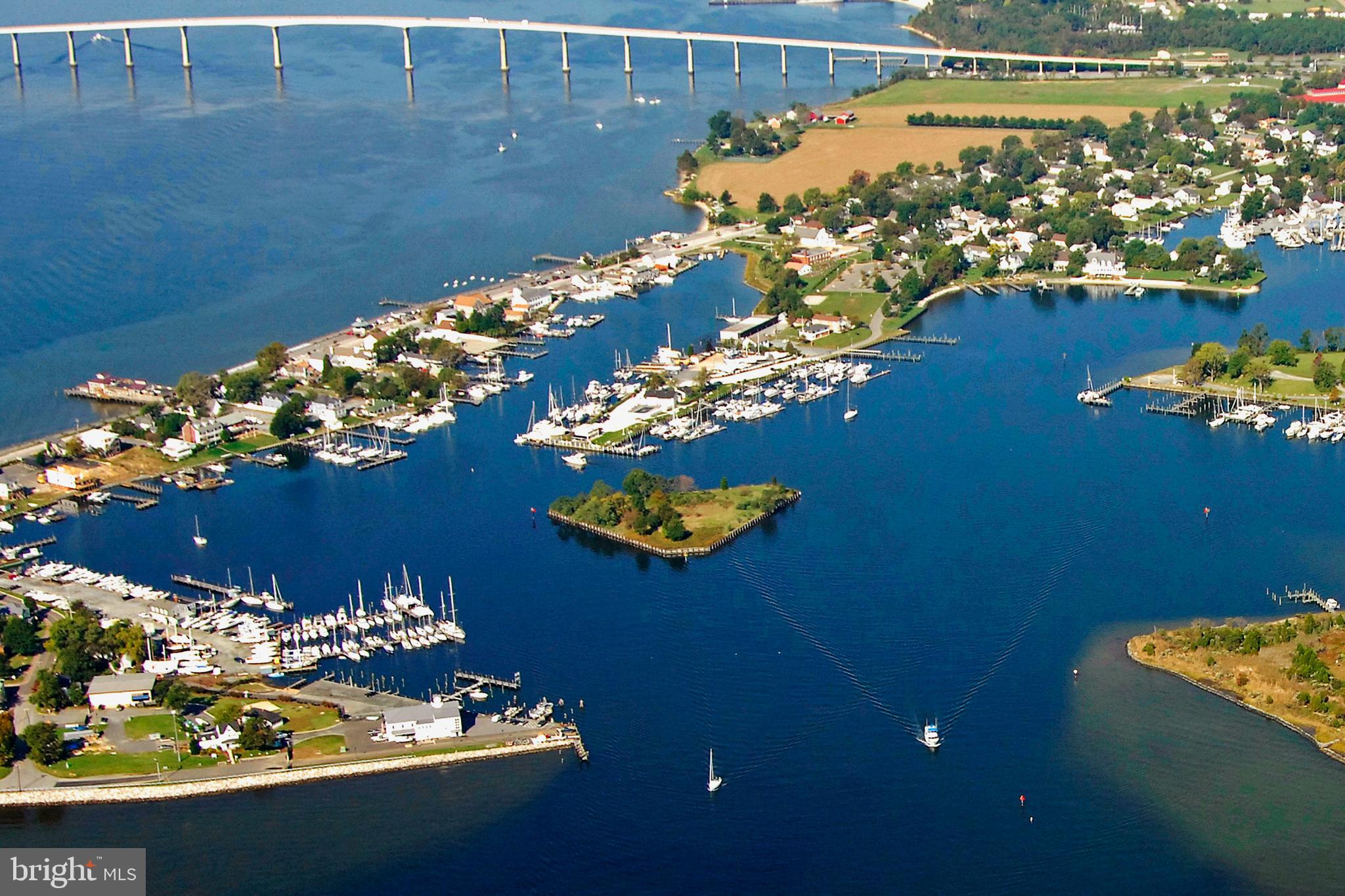 OYSTER BAY CONDOMINIUMS - Residential