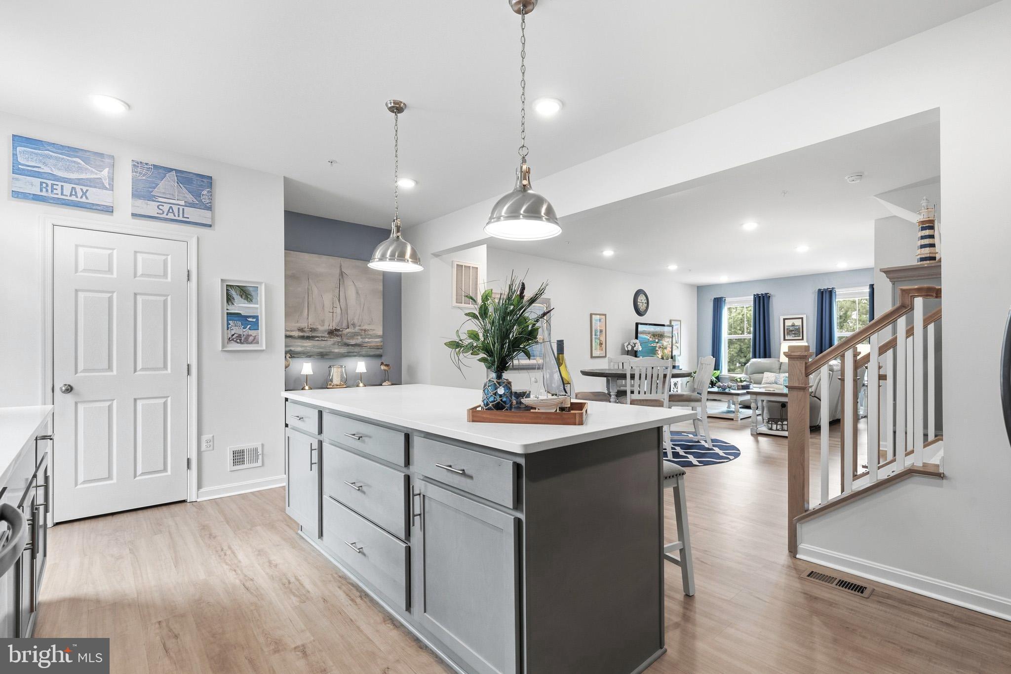OYSTER BAY CONDOMINIUMS - Residential