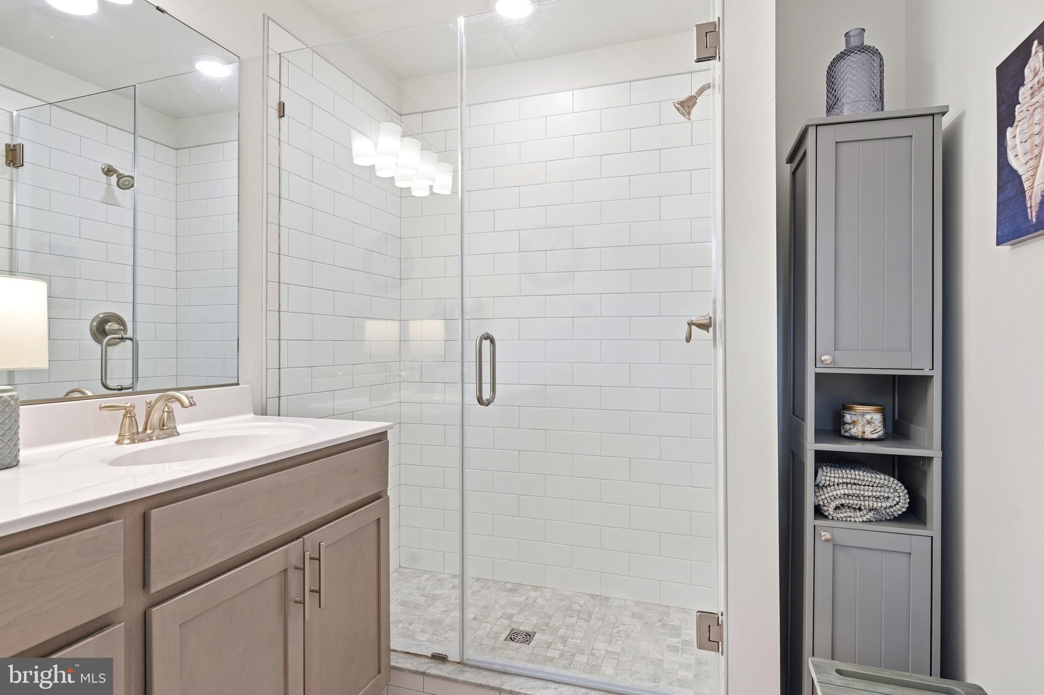 OYSTER BAY CONDOMINIUMS - Residential
