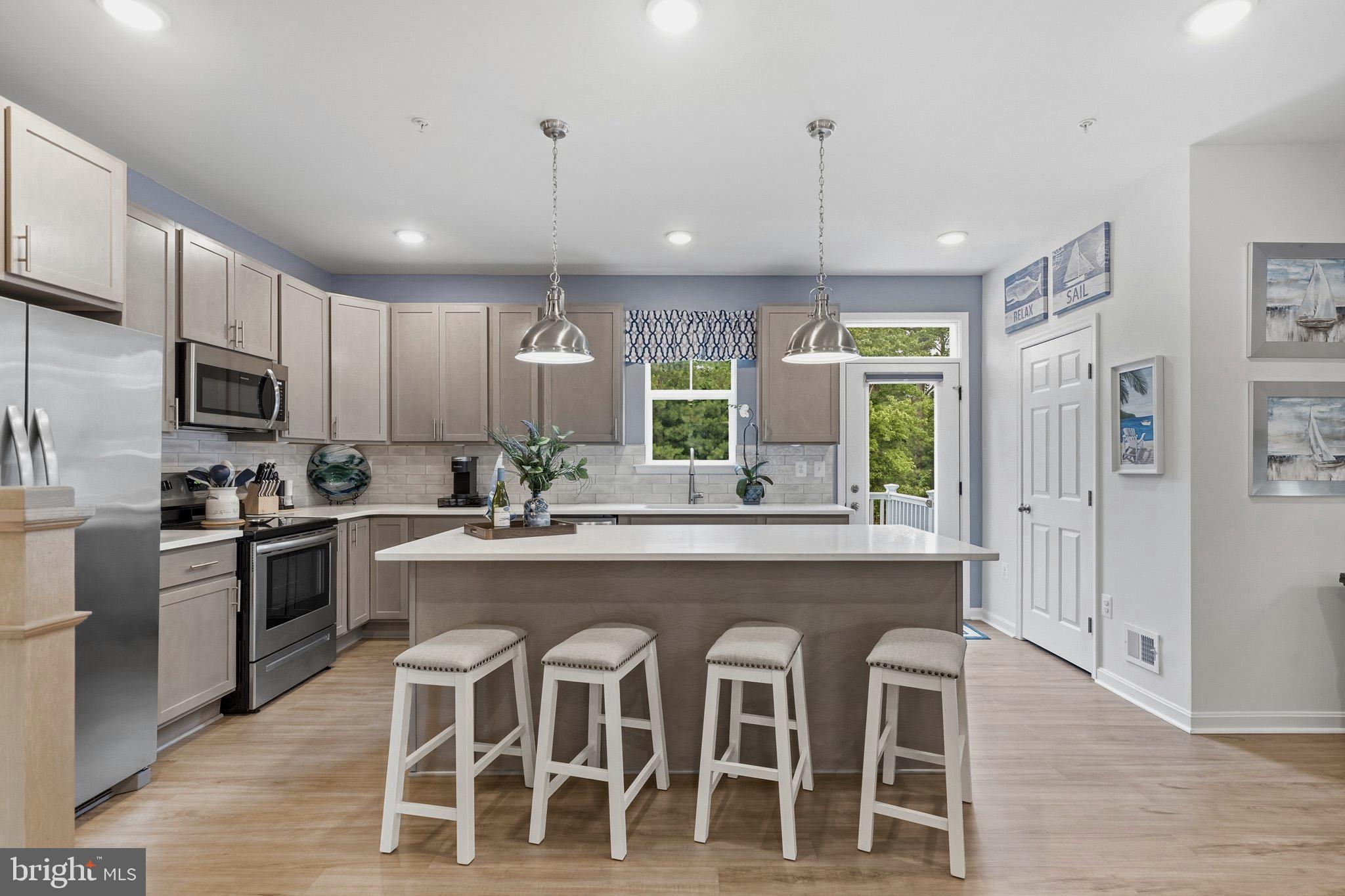 OYSTER BAY CONDOMINIUMS - Residential