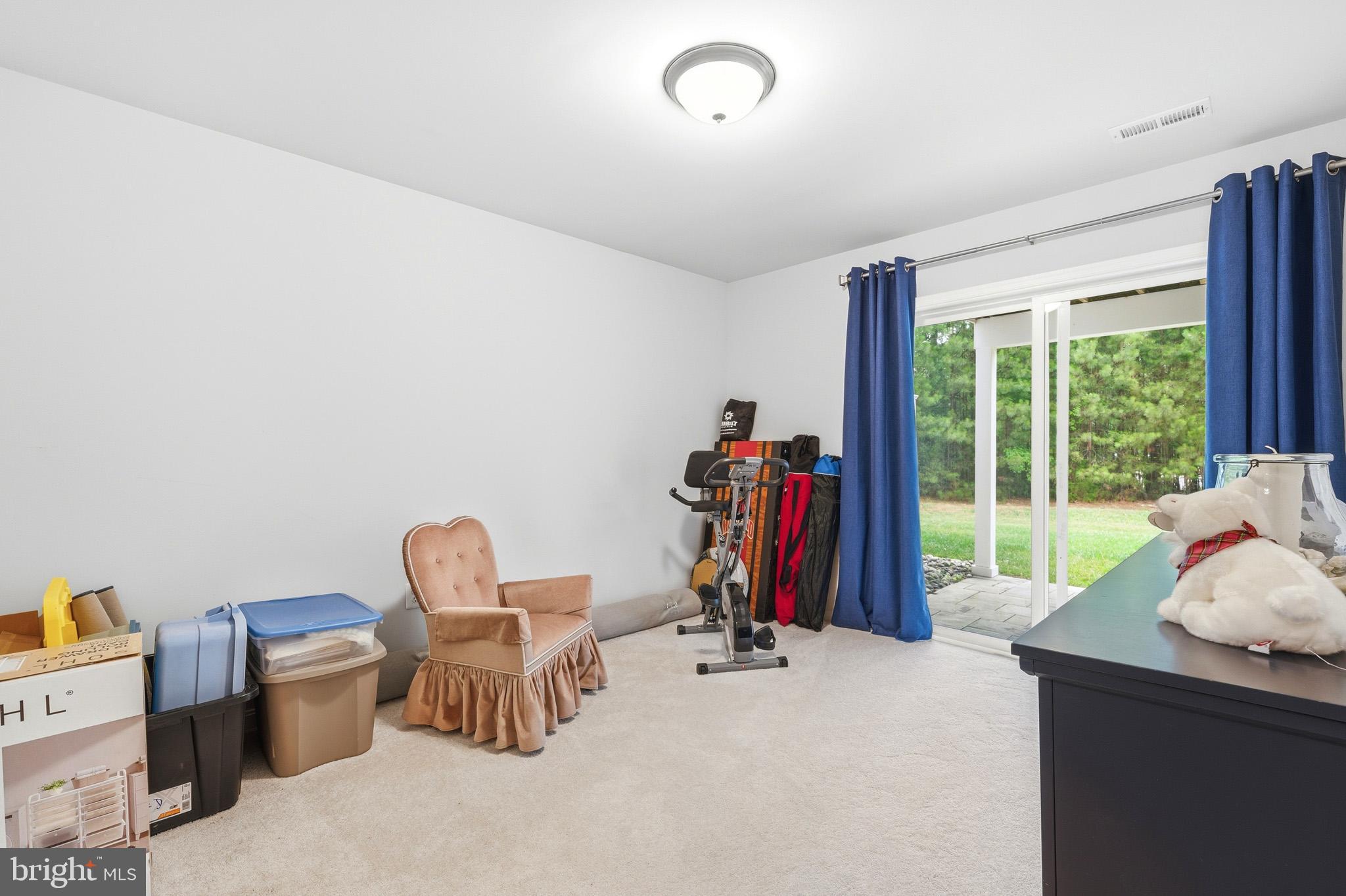 OYSTER BAY CONDOMINIUMS - Residential