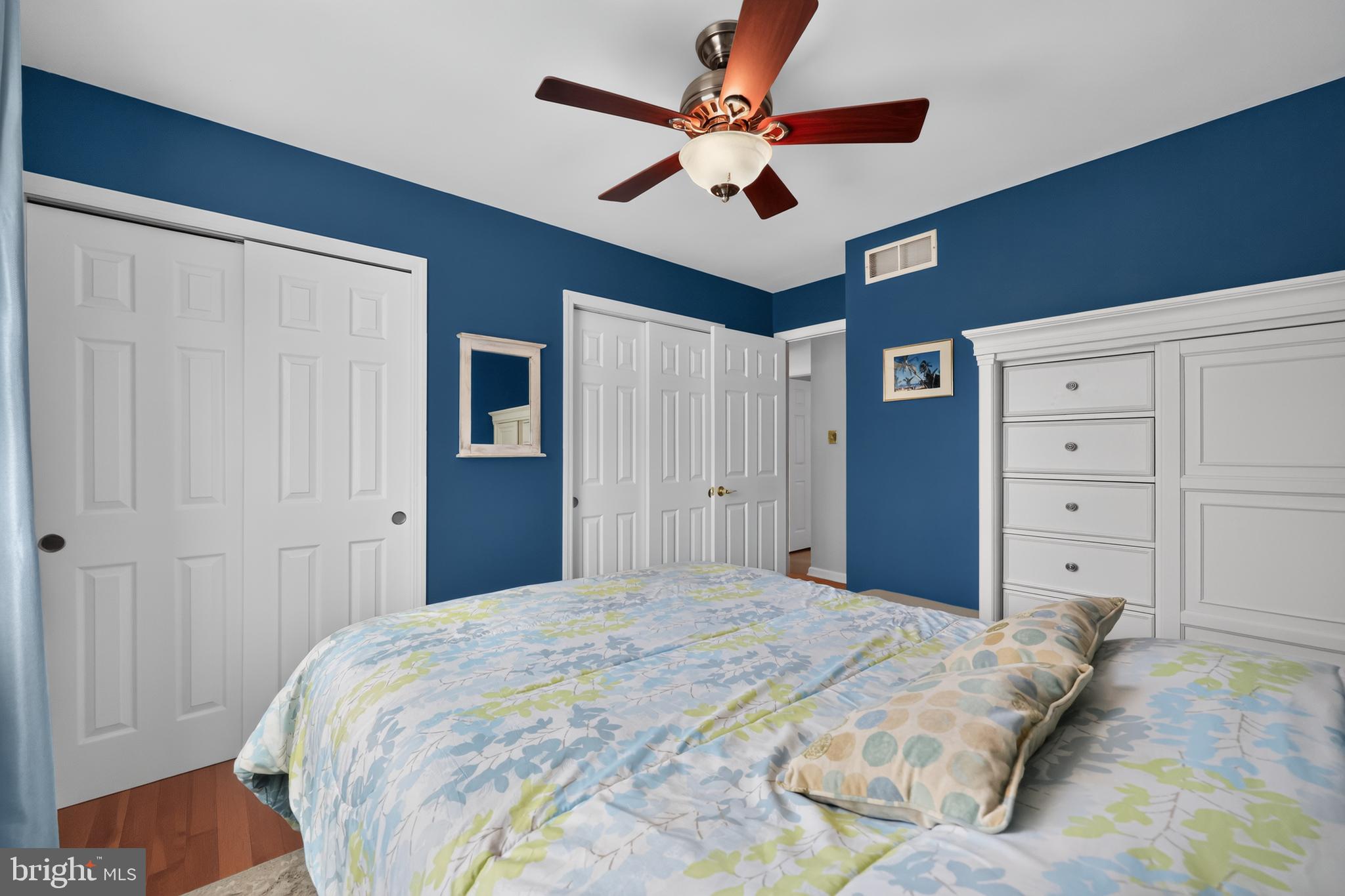 OXFORD GLEN - Residential