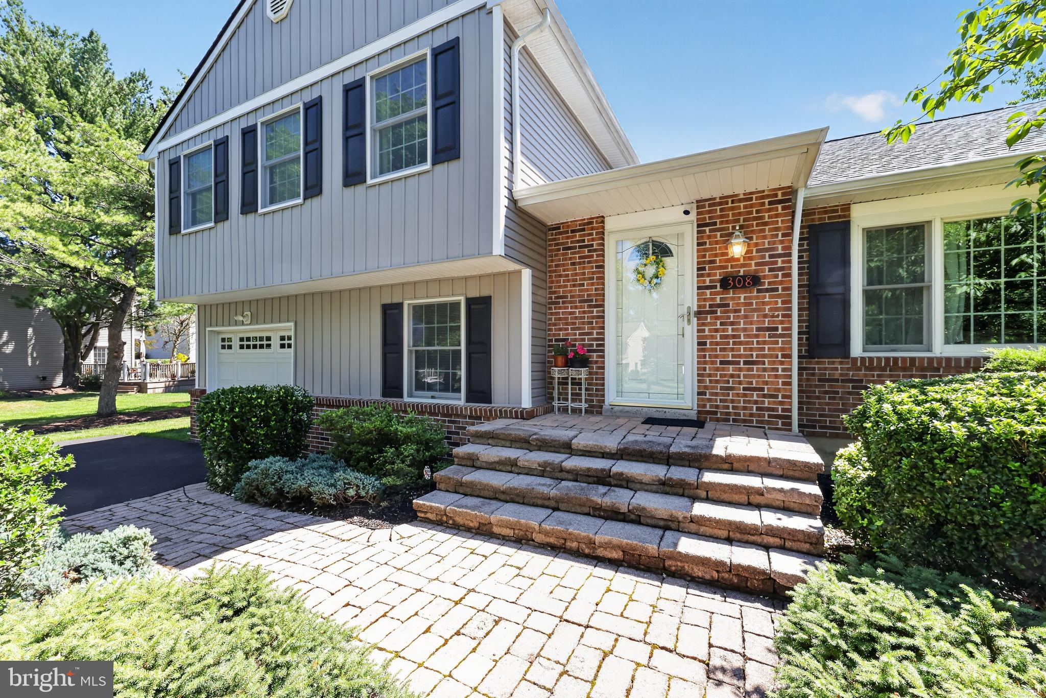 OXFORD GLEN - Residential