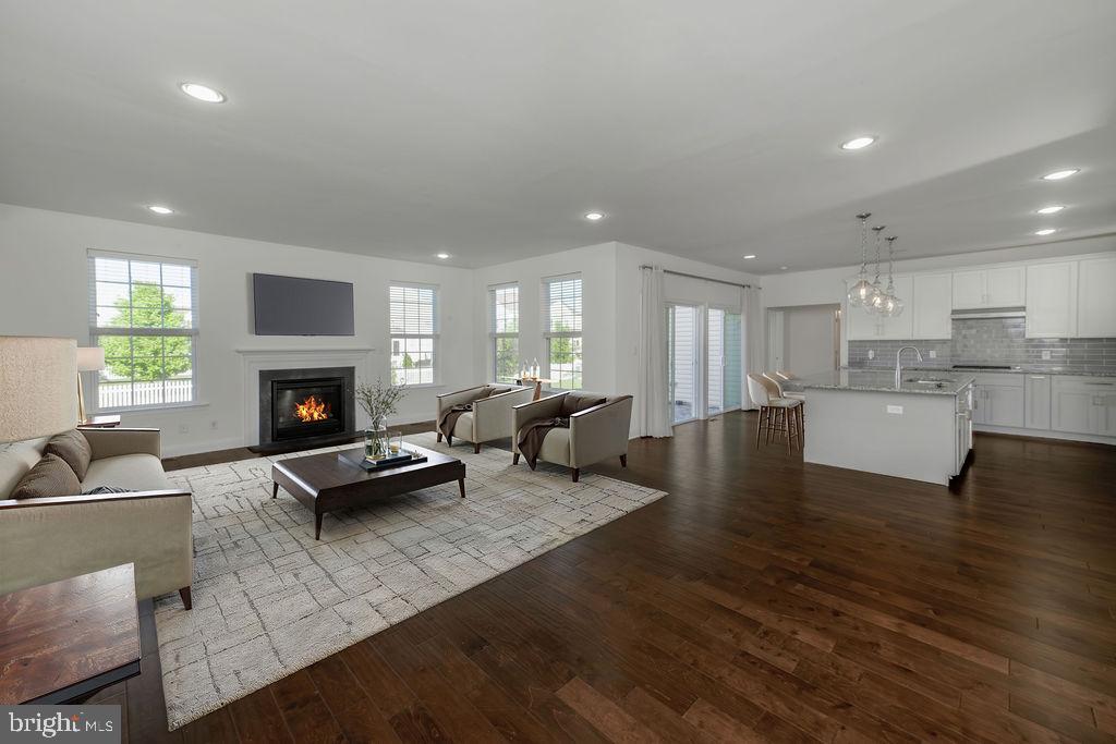 VILLAGE OF BAYBERRY - Residential