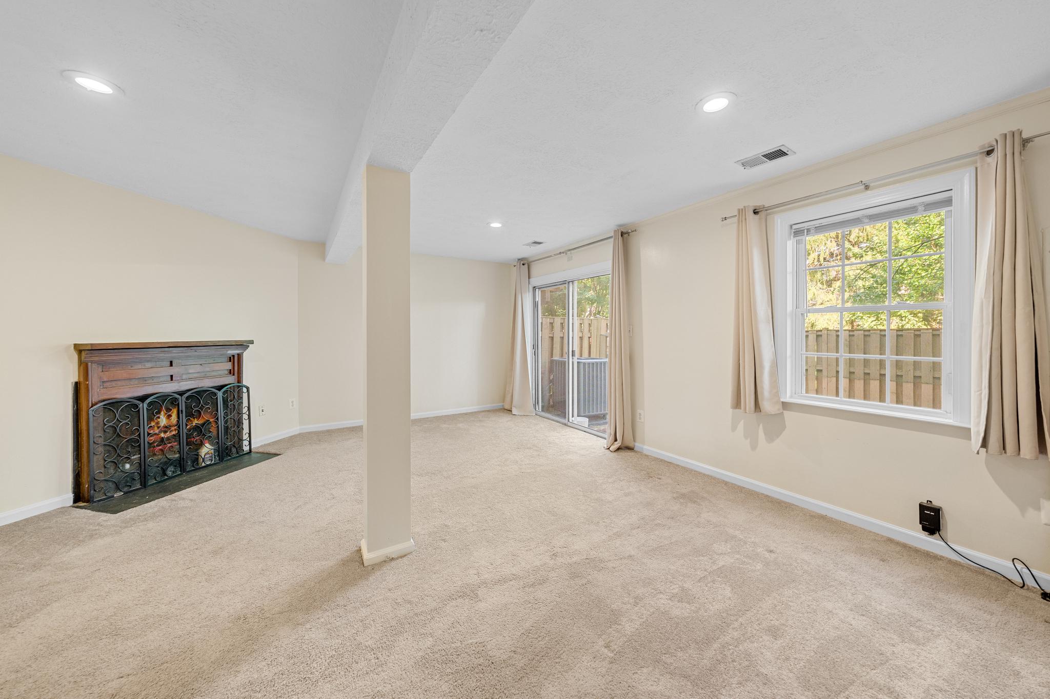 DUNN LORING VILLAGE - Residential