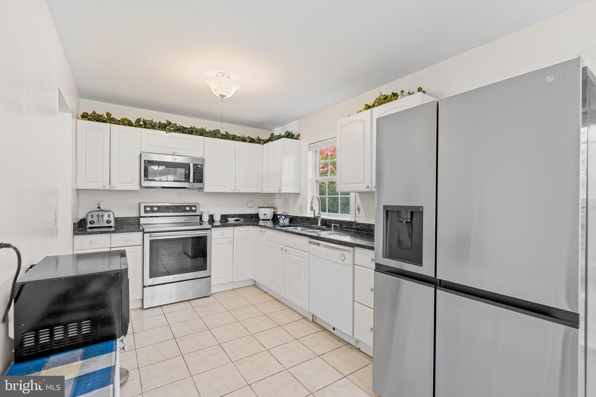 DUNN LORING VILLAGE - Residential