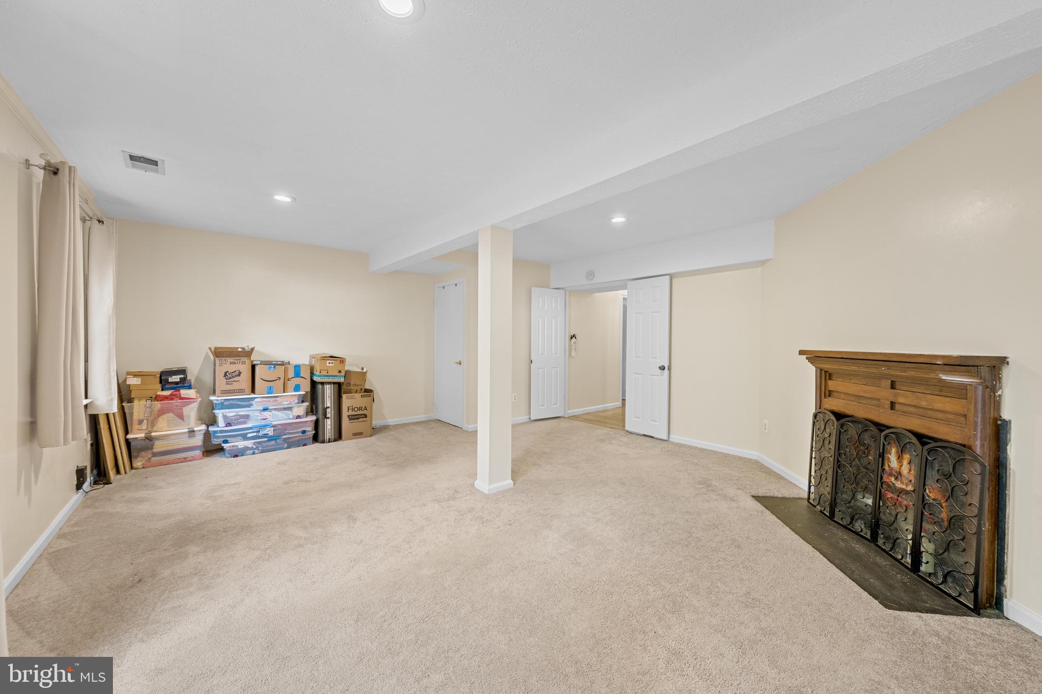 DUNN LORING VILLAGE - Residential