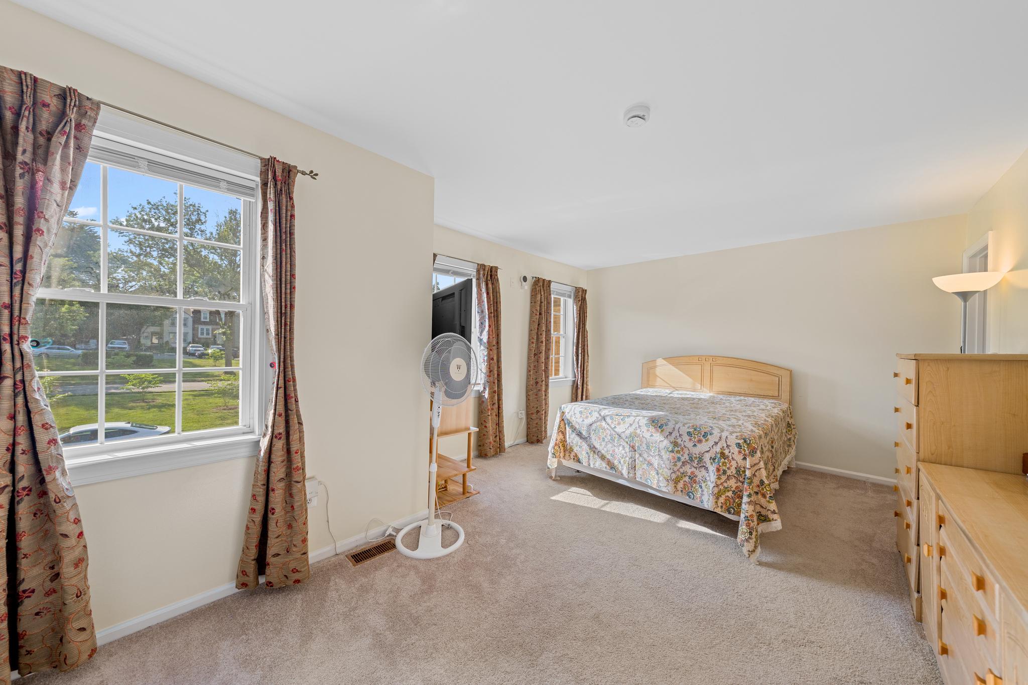 DUNN LORING VILLAGE - Residential