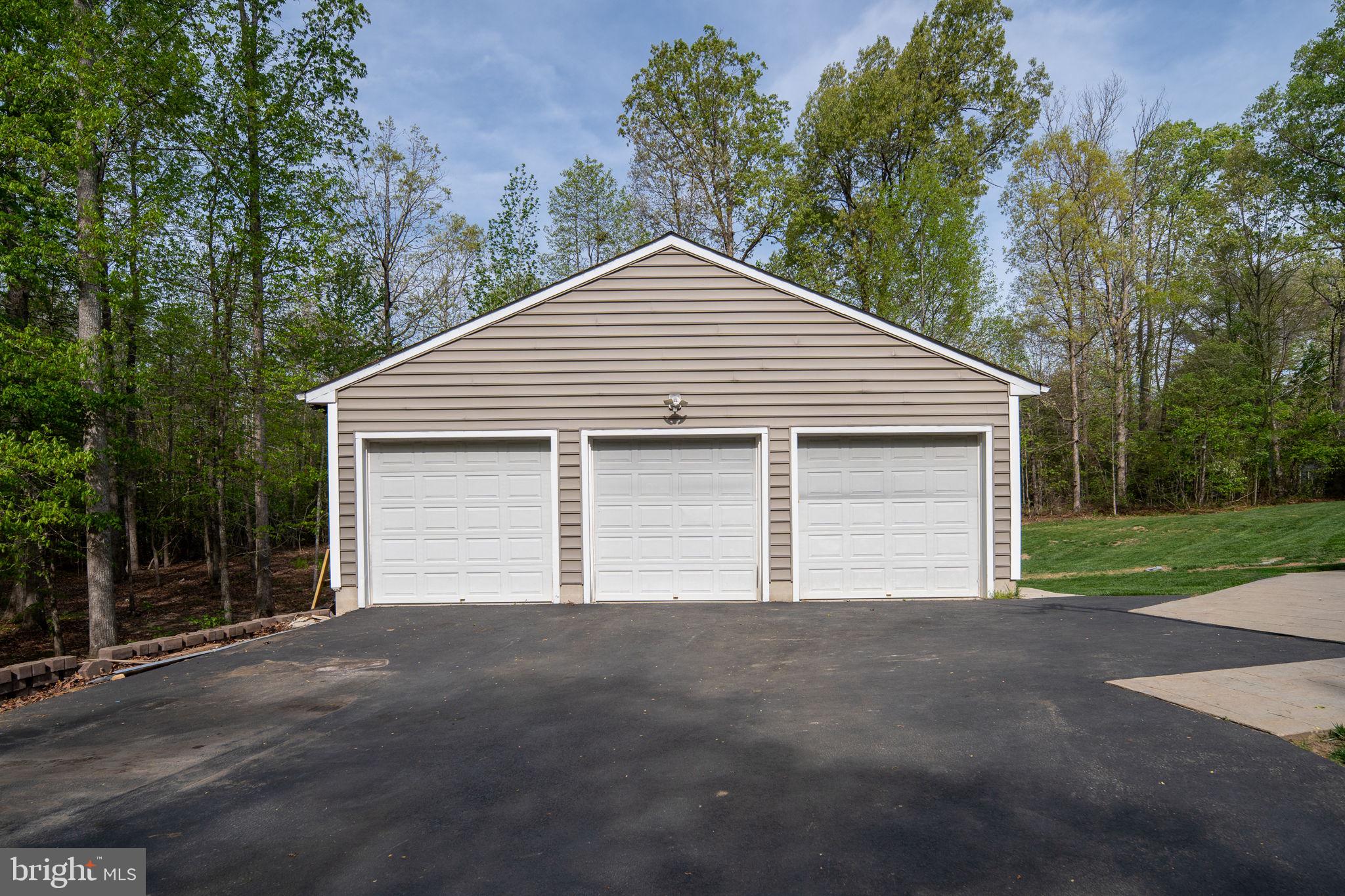SHADE TREE - Residential