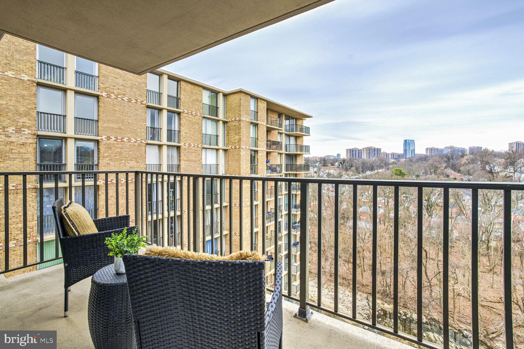 THE CARLTON - Residential