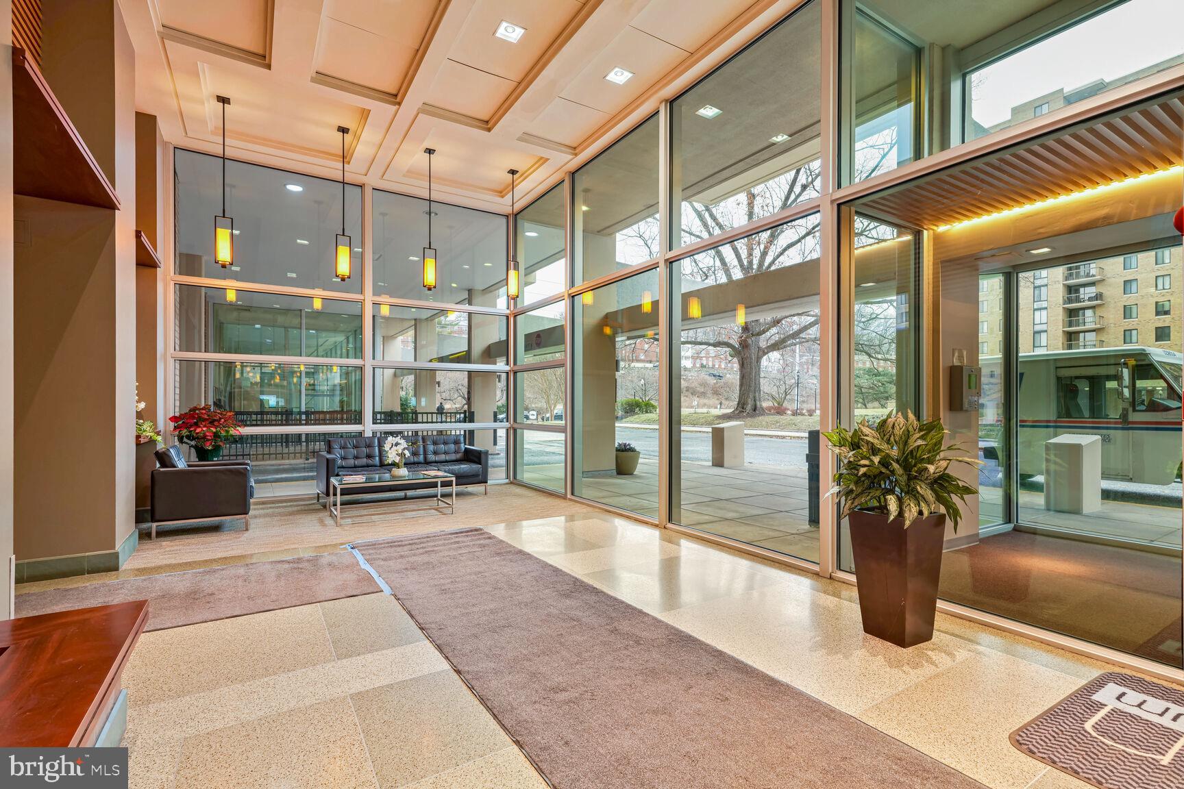THE CARLTON - Residential