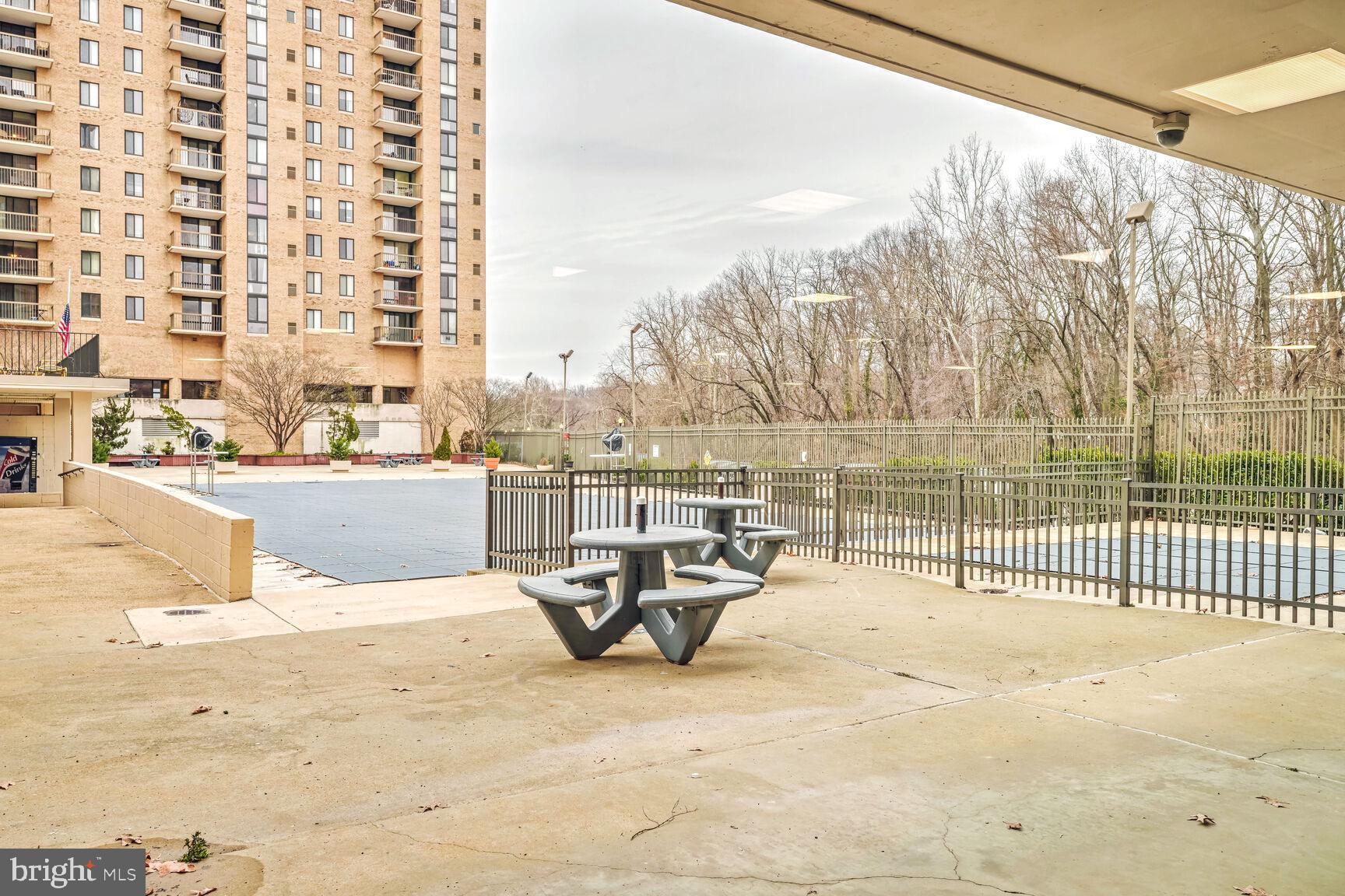 THE CARLTON - Residential