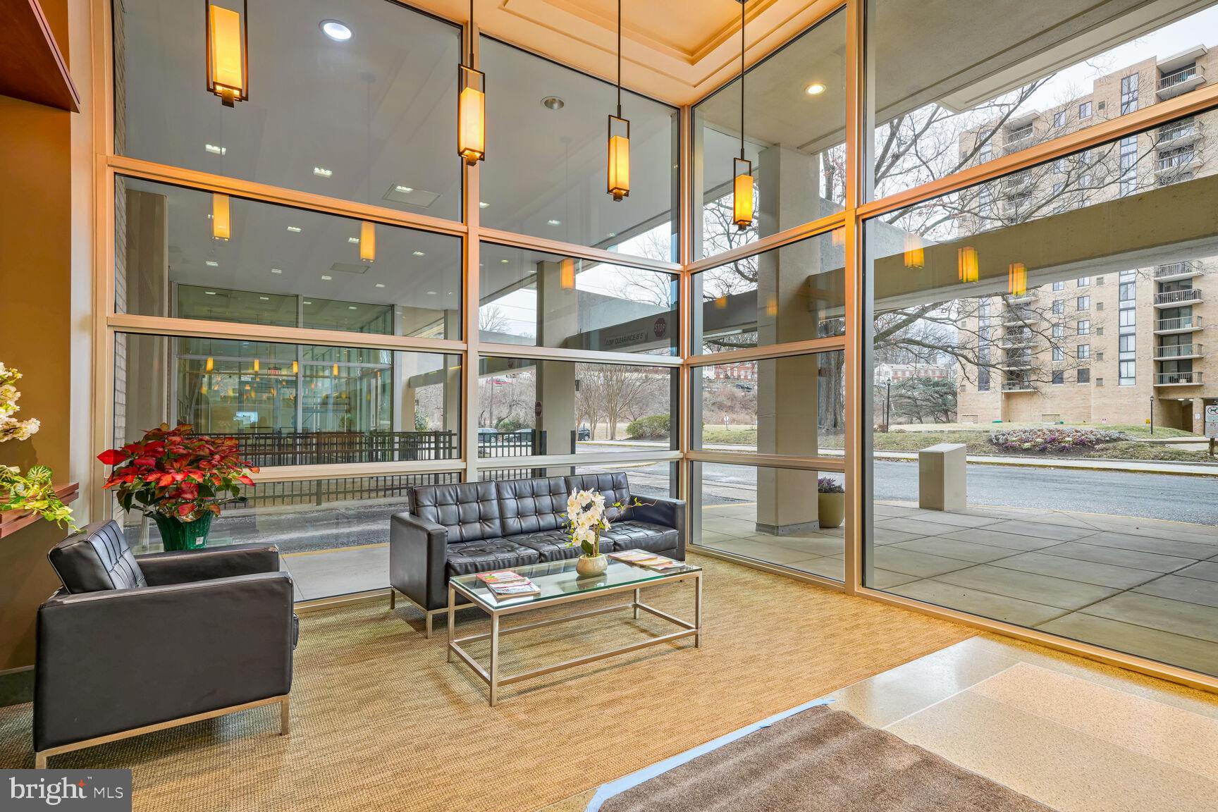 THE CARLTON - Residential
