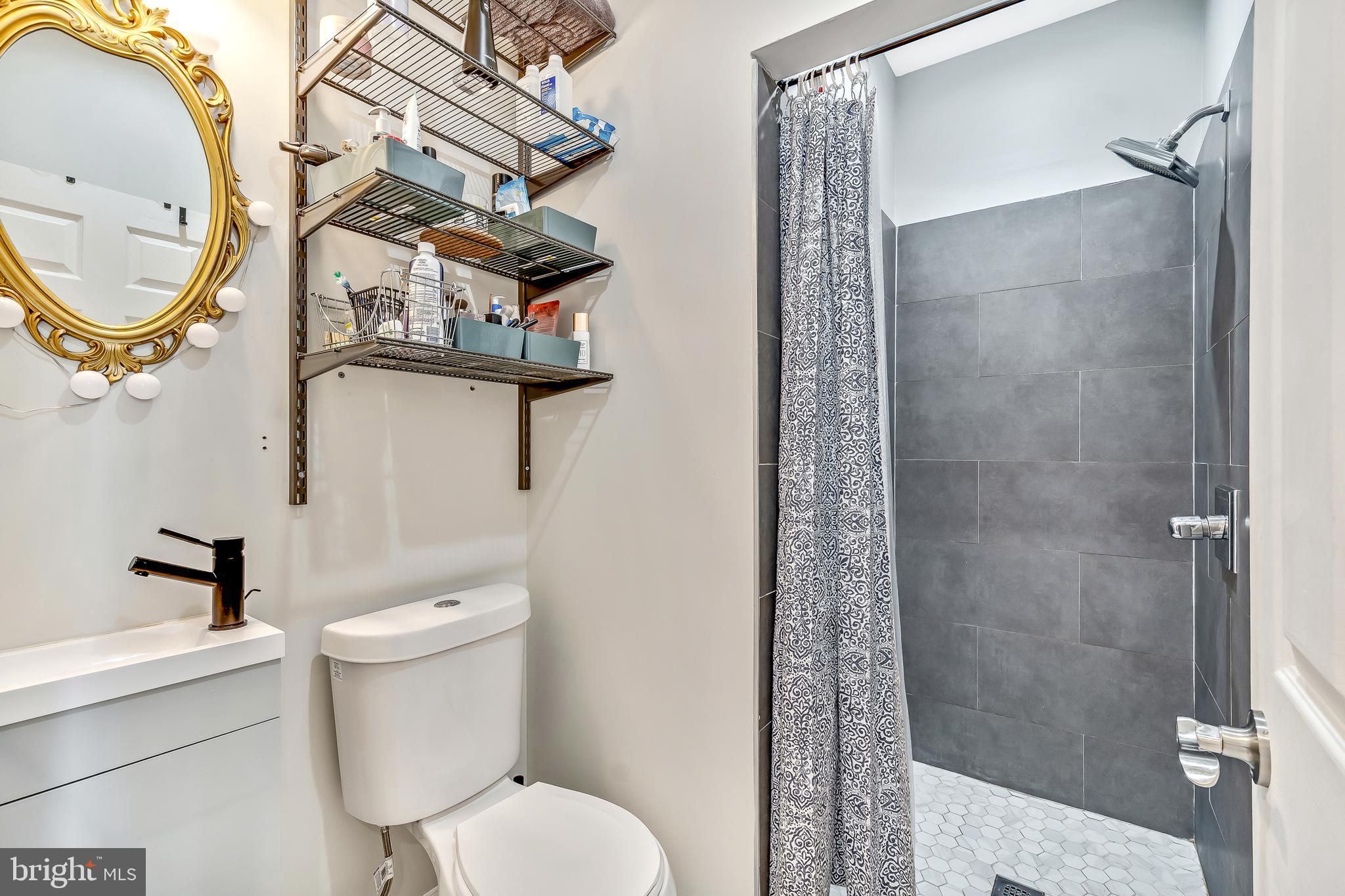 GIRARD ESTATES - Residential