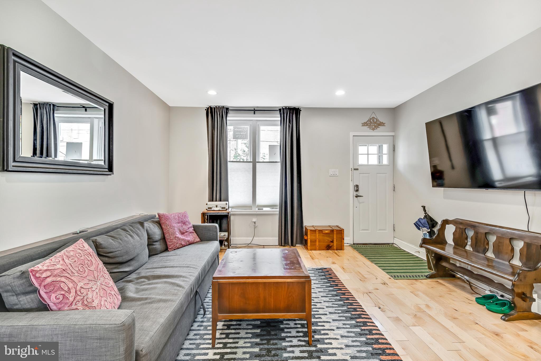 GIRARD ESTATES - Residential