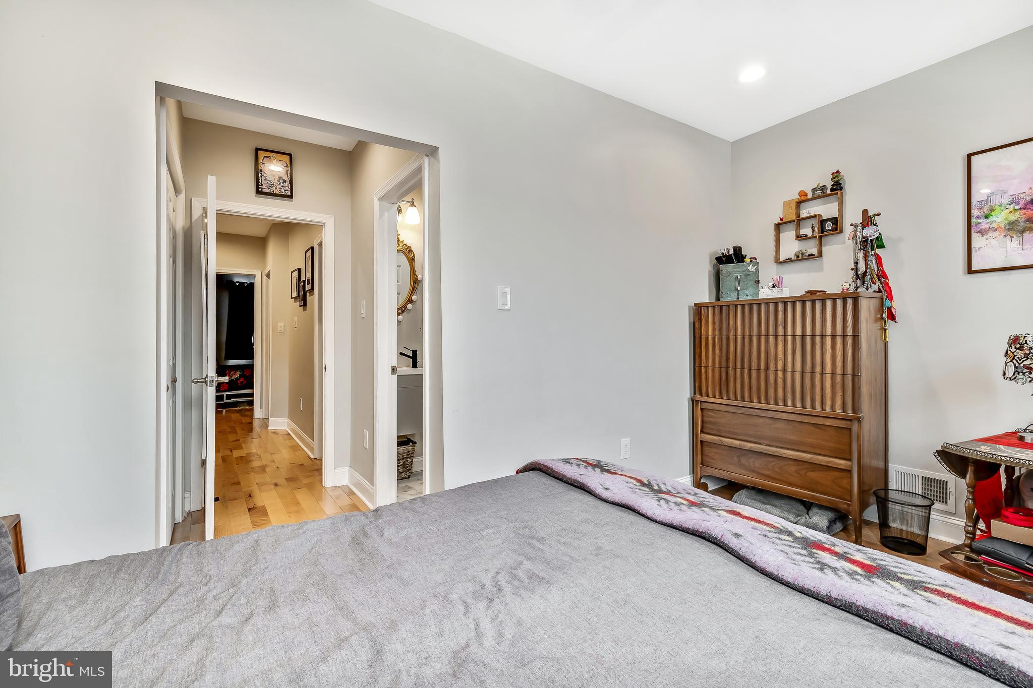 GIRARD ESTATES - Residential