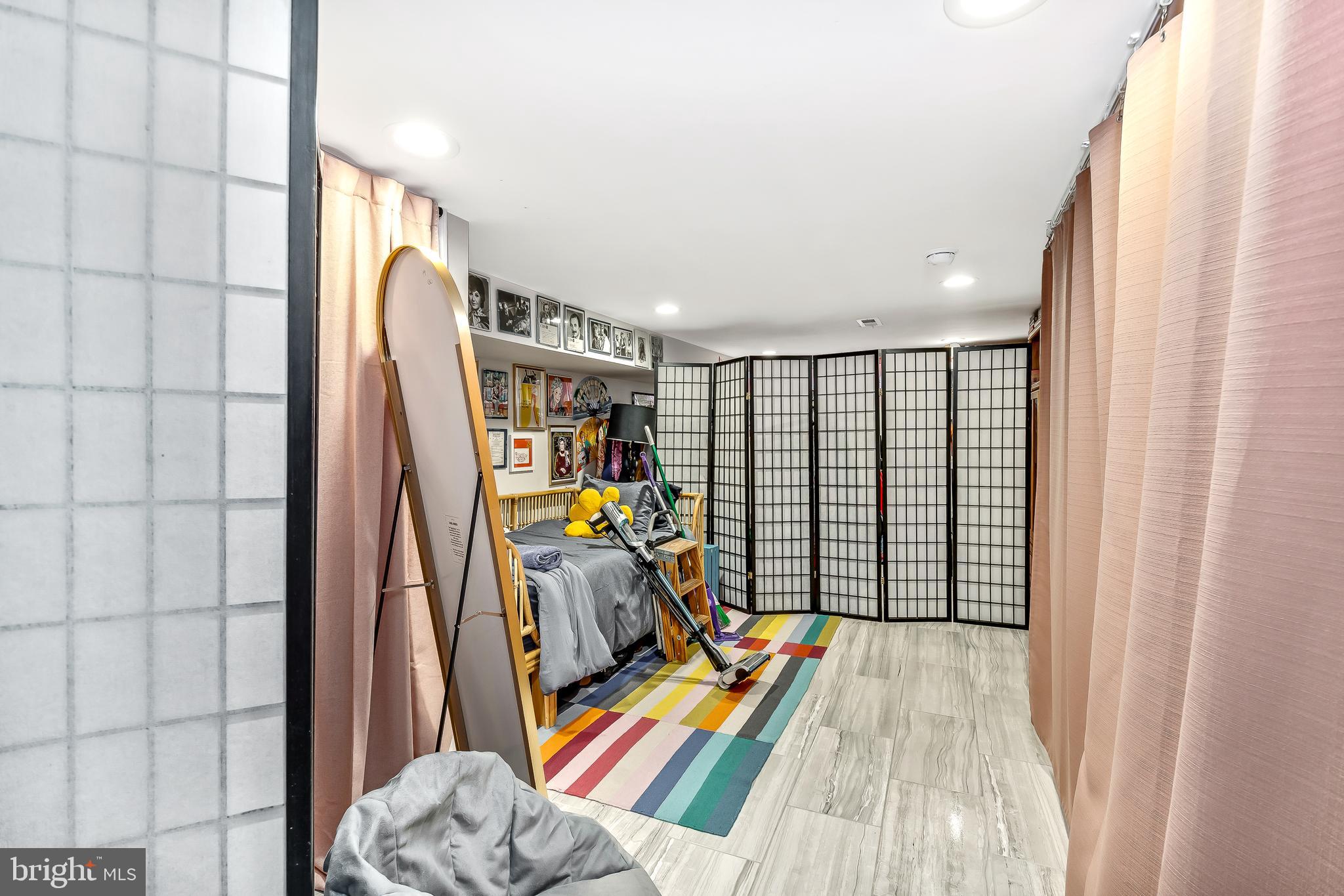 GIRARD ESTATES - Residential