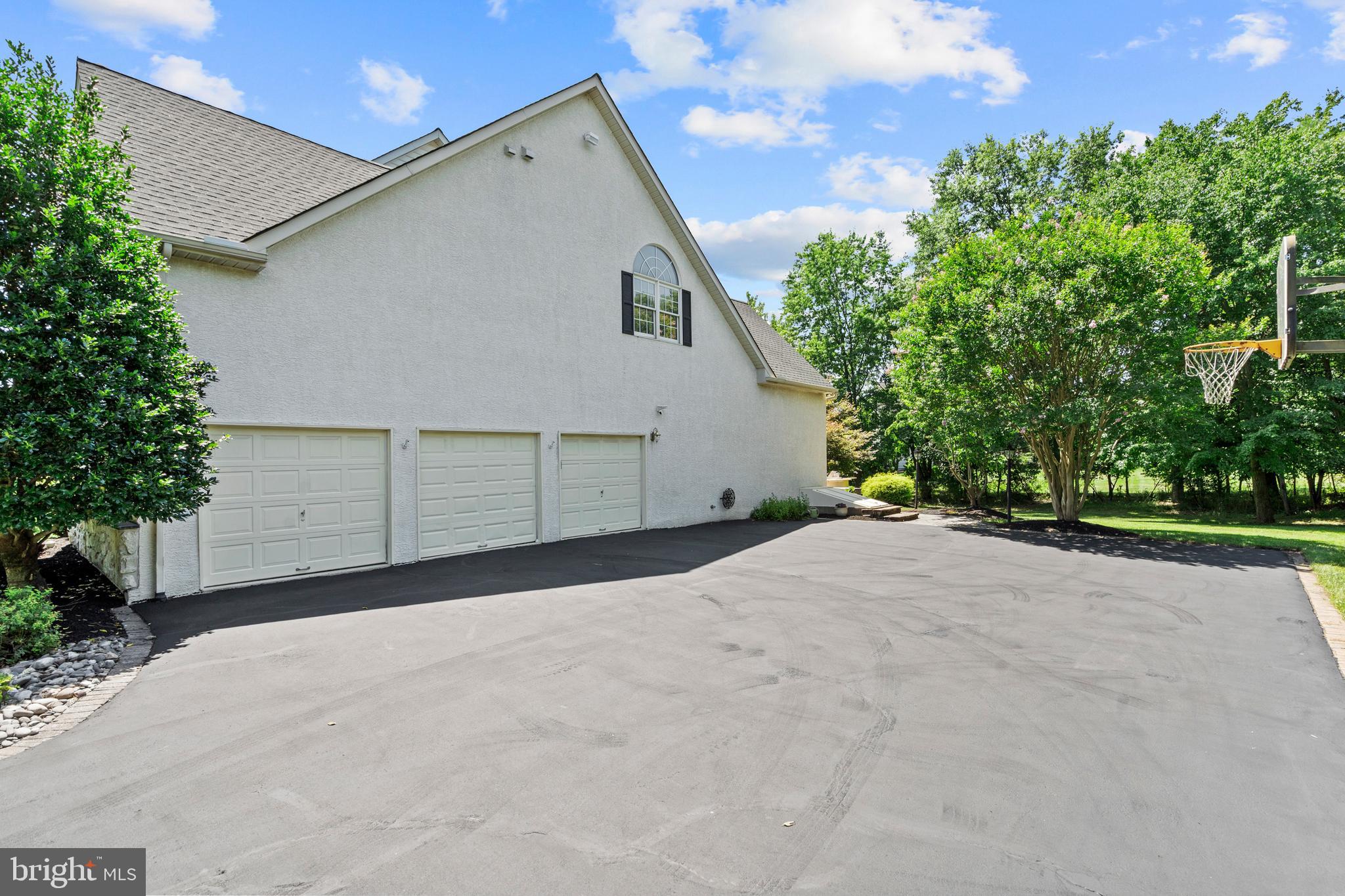 WOODED POND - Residential
