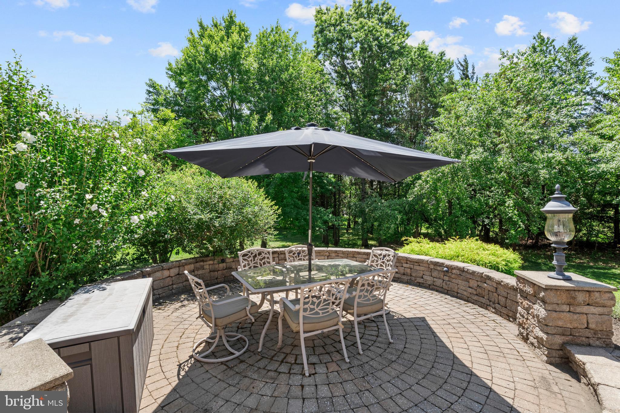 WOODED POND - Residential