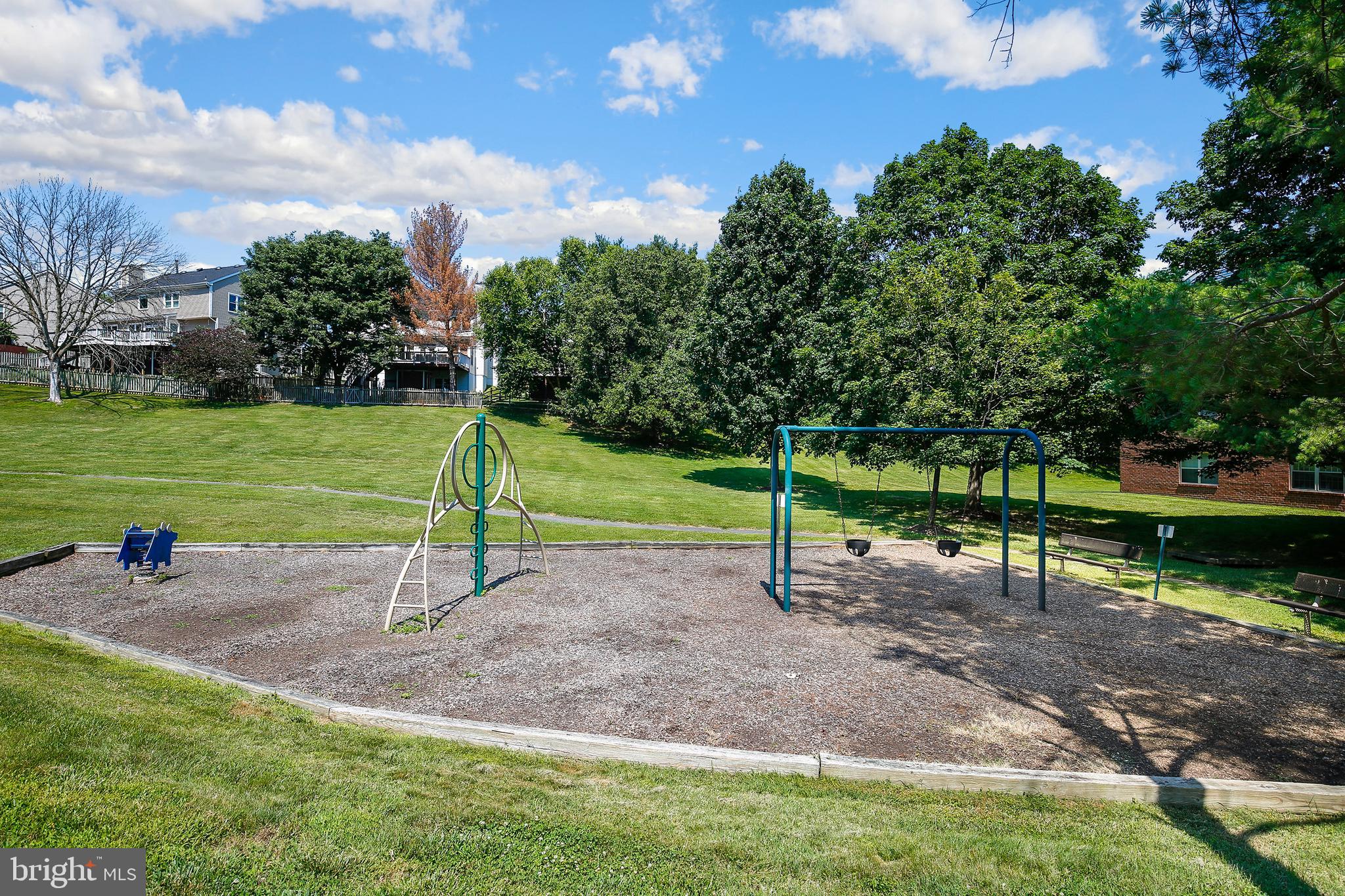 VISTAS AT WASHINGTONIAN WOODS - Residential