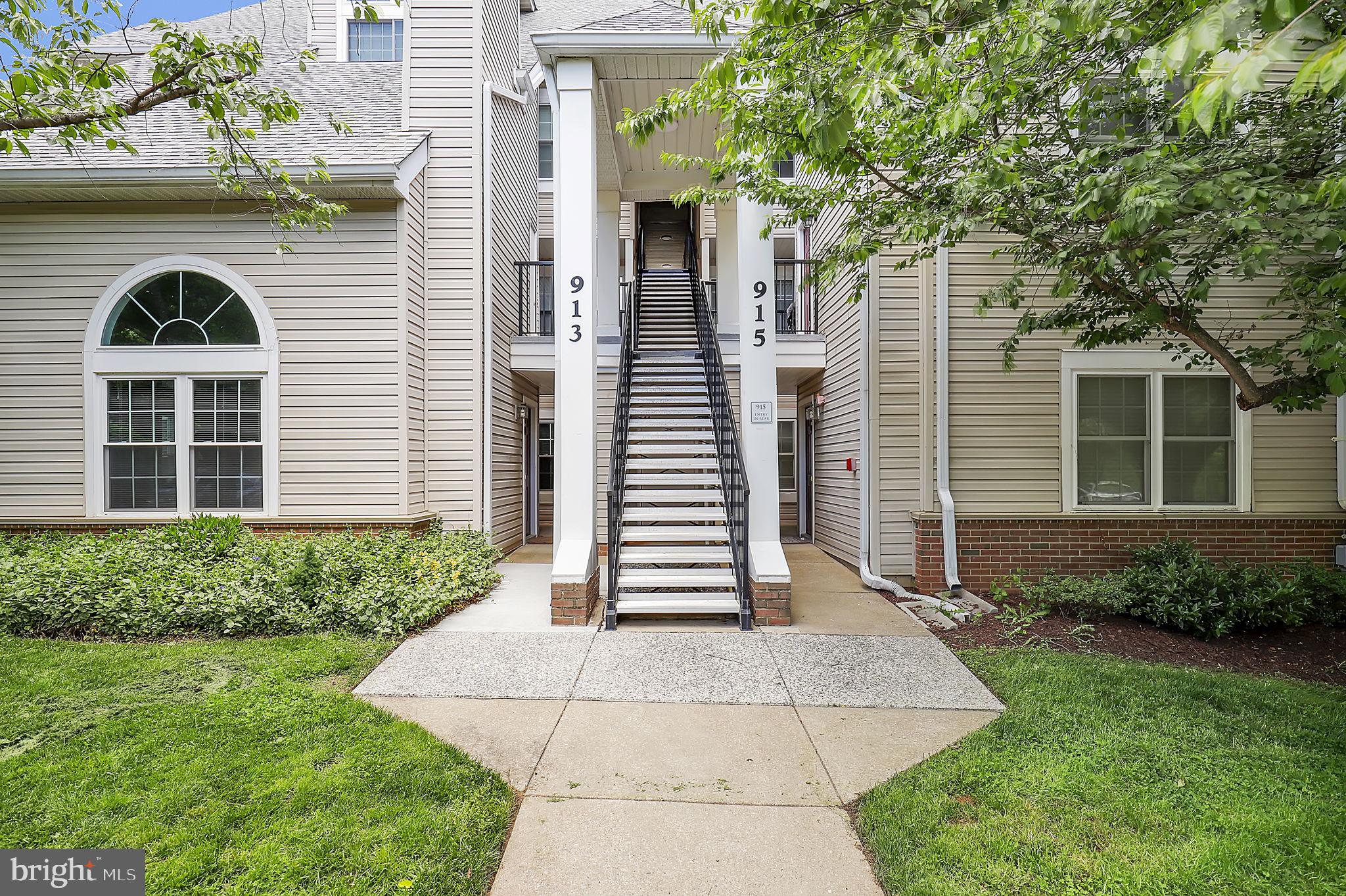 VISTAS AT WASHINGTONIAN WOODS - Residential
