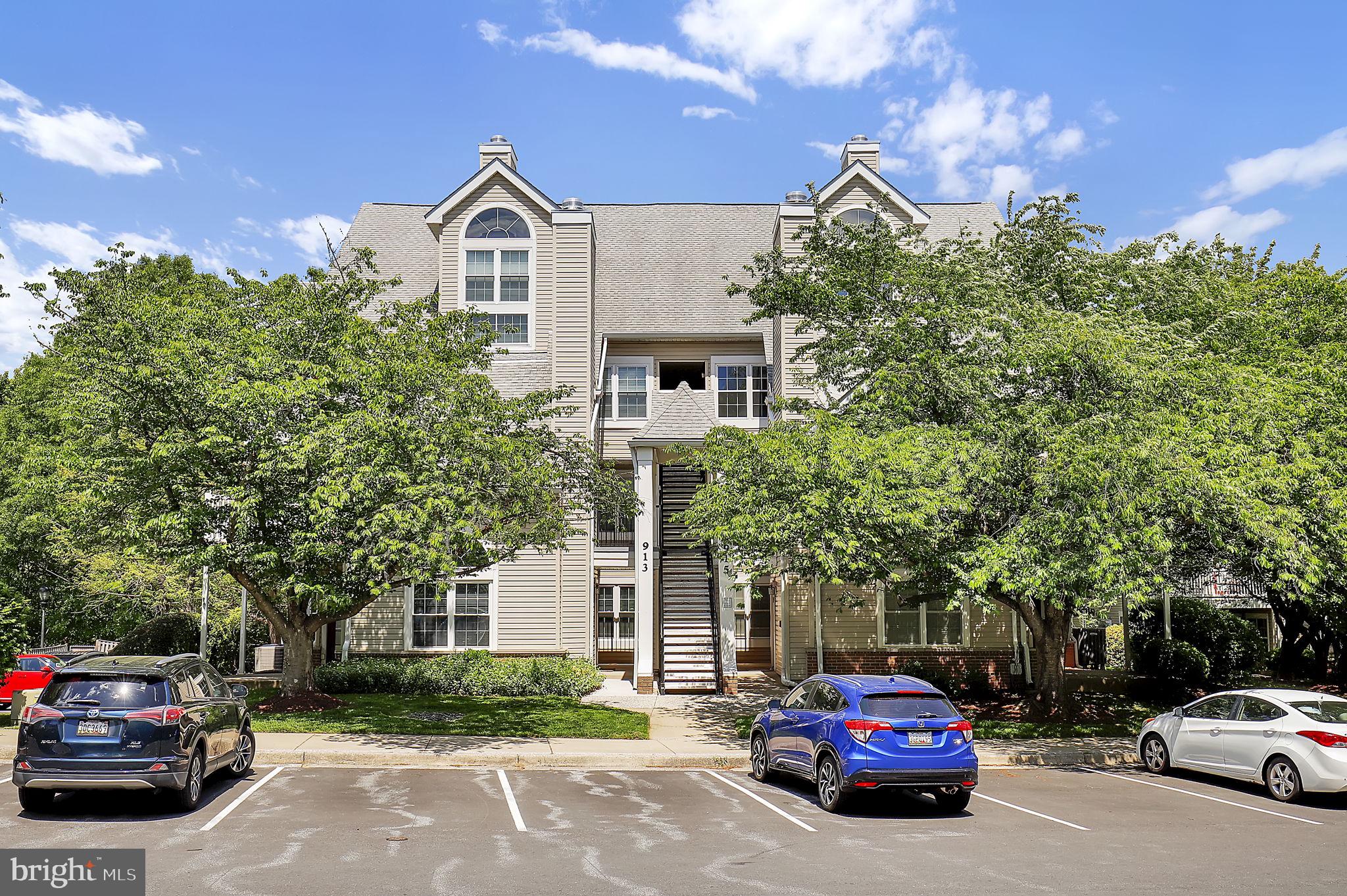 VISTAS AT WASHINGTONIAN WOODS - Residential