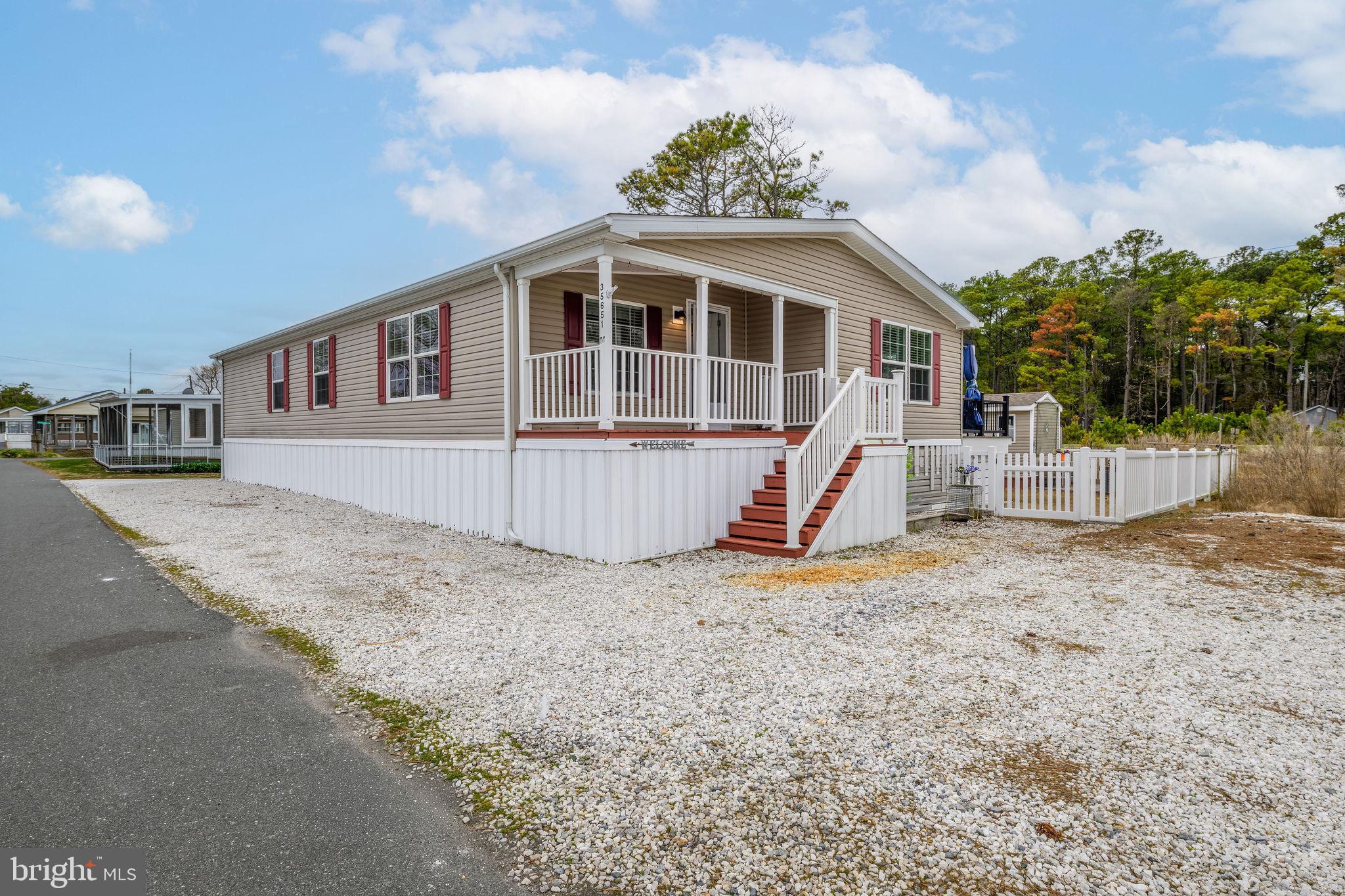 WHITE HOUSE BEACH - Residential