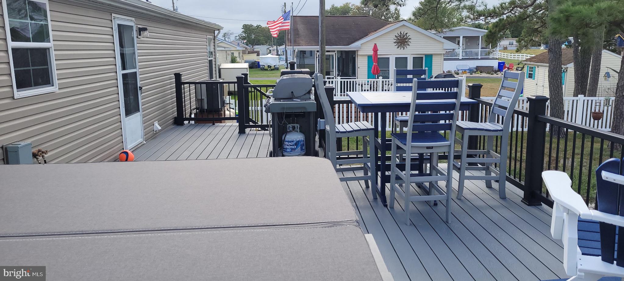 WHITE HOUSE BEACH - Residential