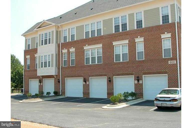 EDELEN STATION CONDOMINIUMS - Residential Lease