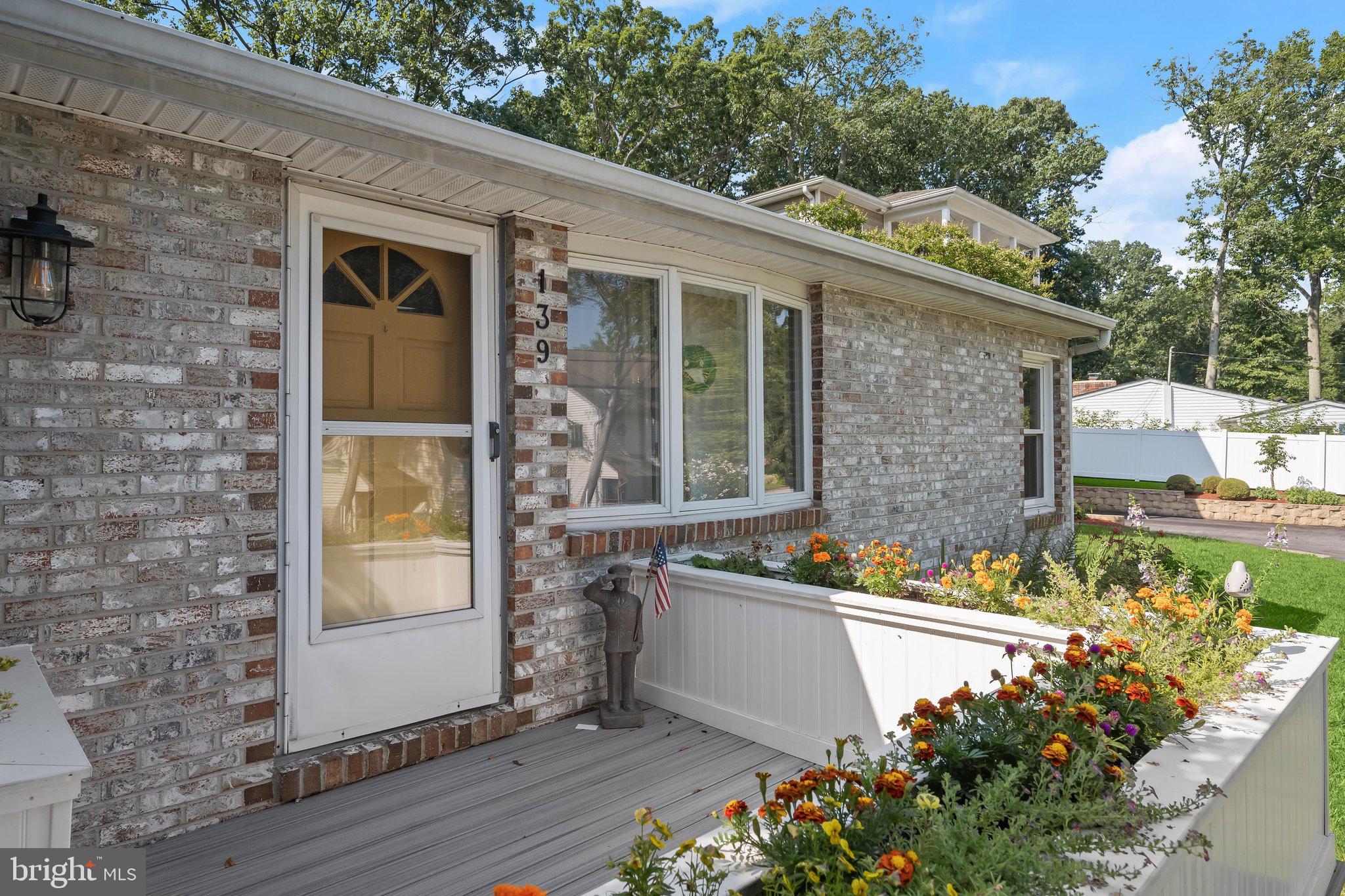 ARUNDEL BEACH - Residential