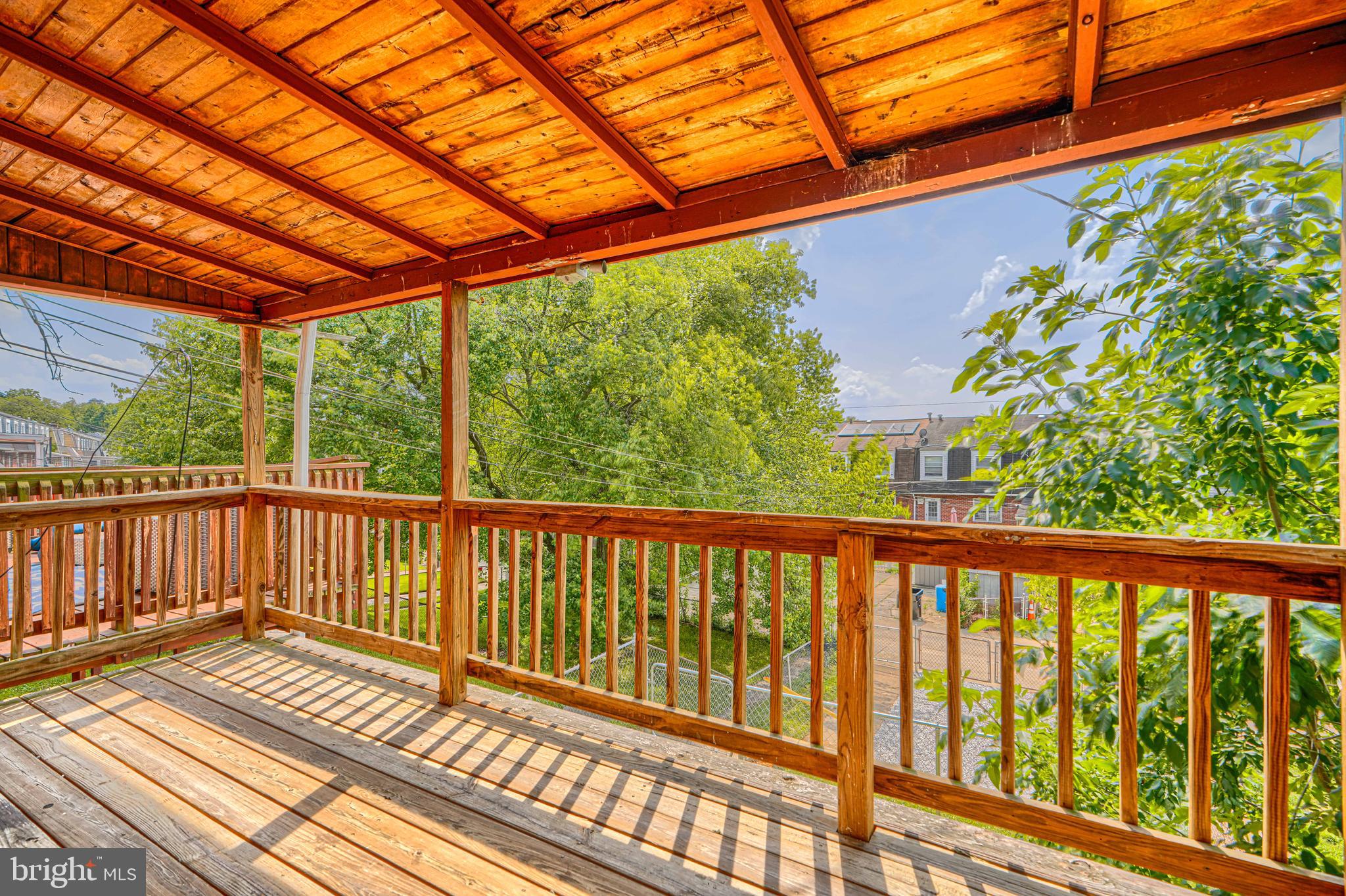 HOLLAND HILL - Residential