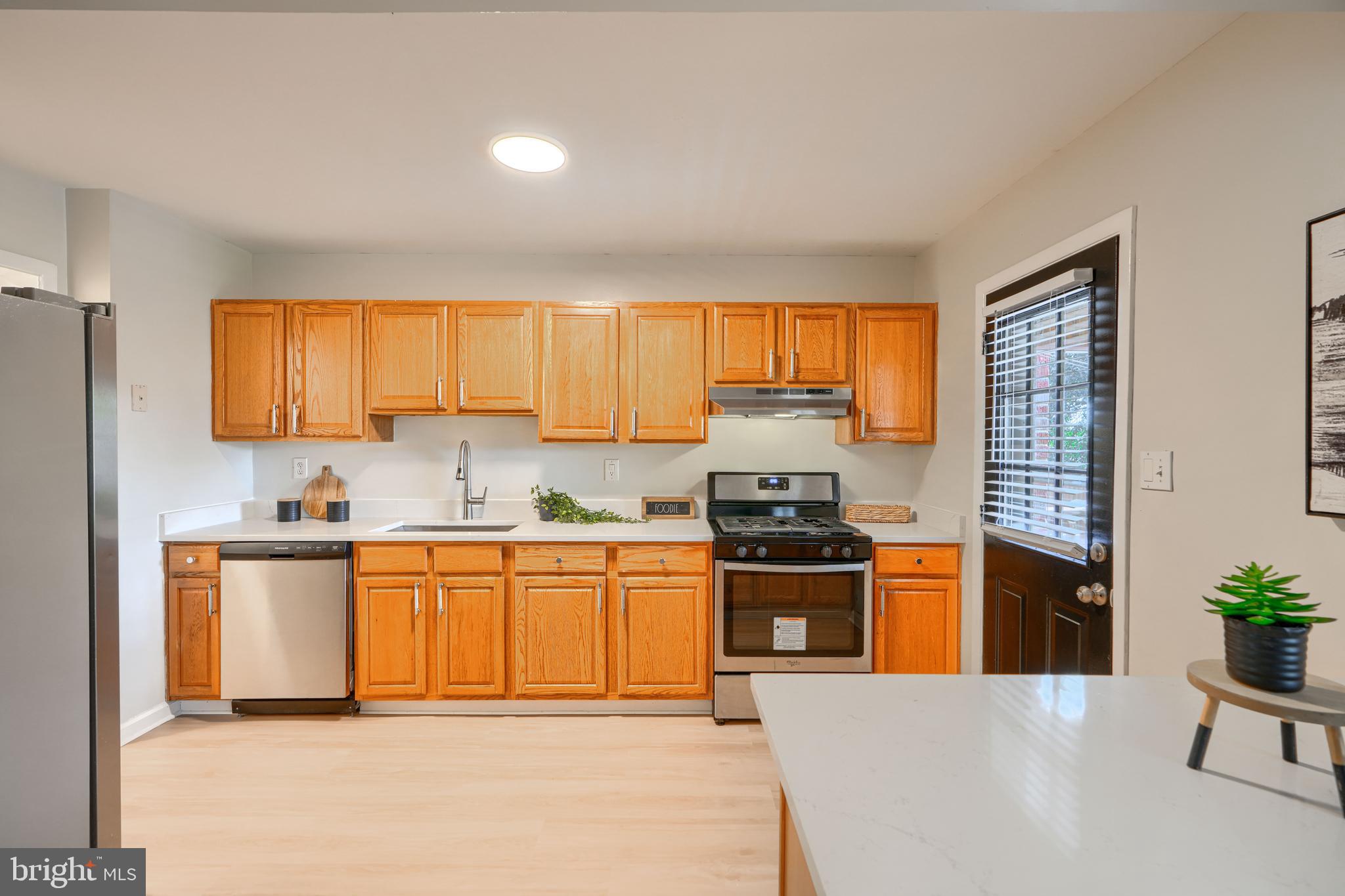 HOLLAND HILL - Residential