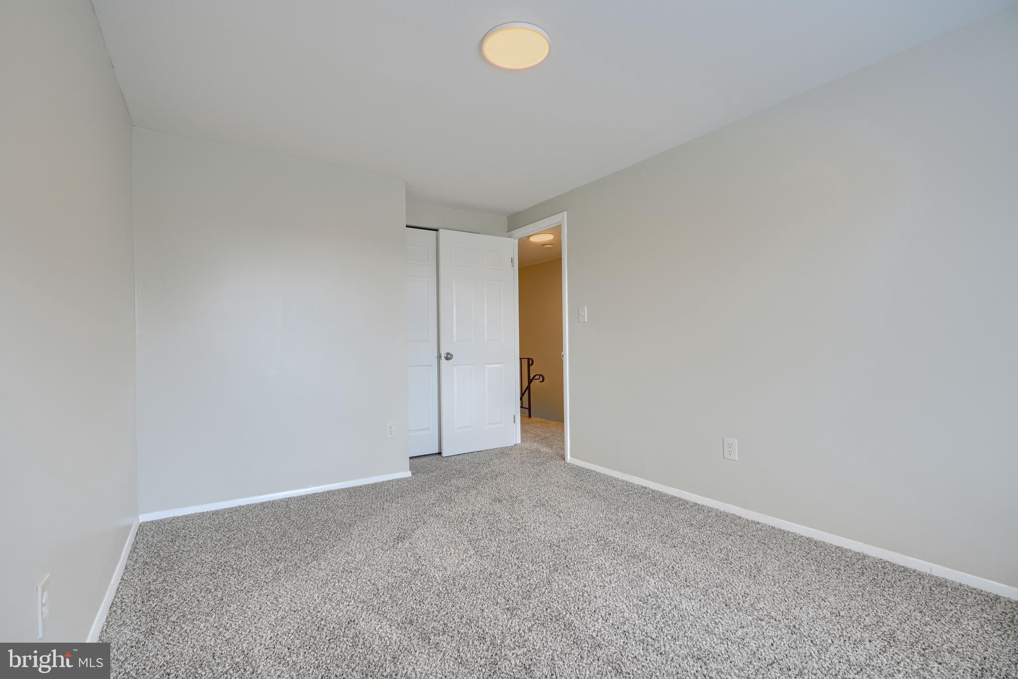 HOLLAND HILL - Residential