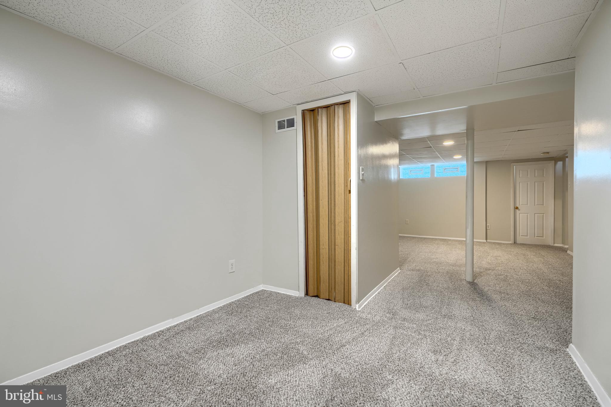 HOLLAND HILL - Residential