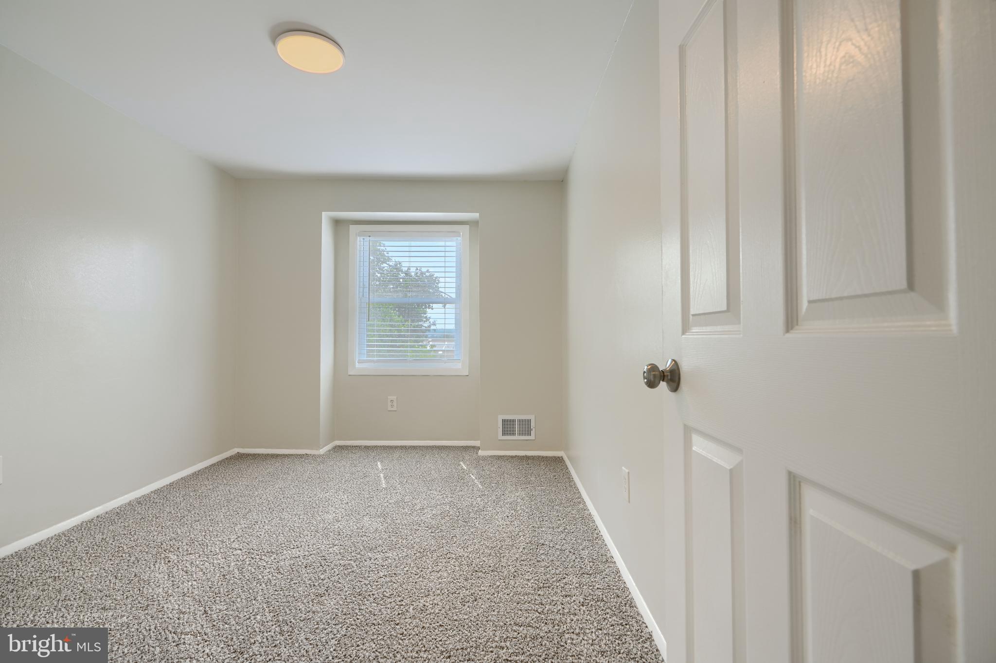 HOLLAND HILL - Residential
