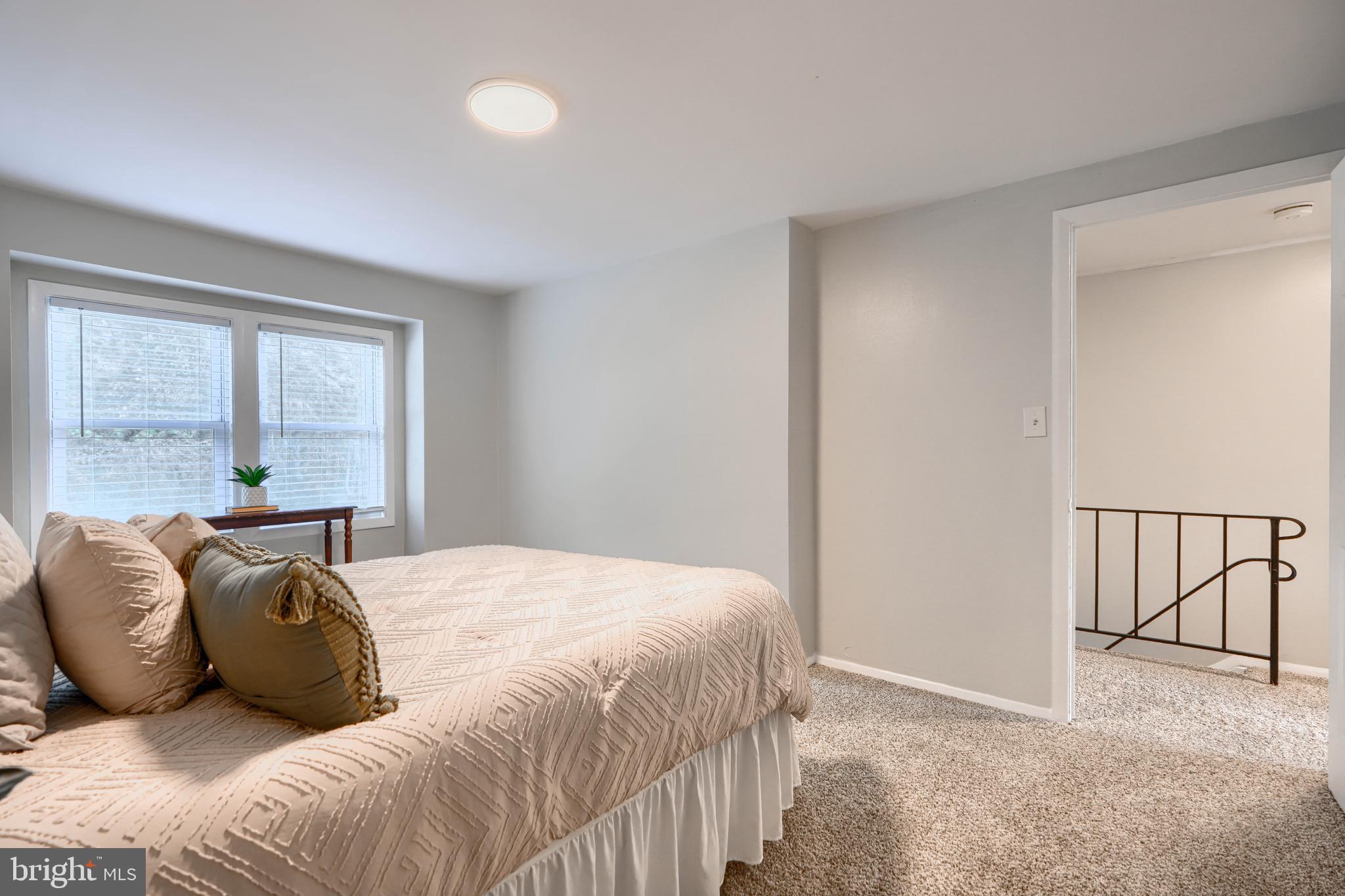 HOLLAND HILL - Residential