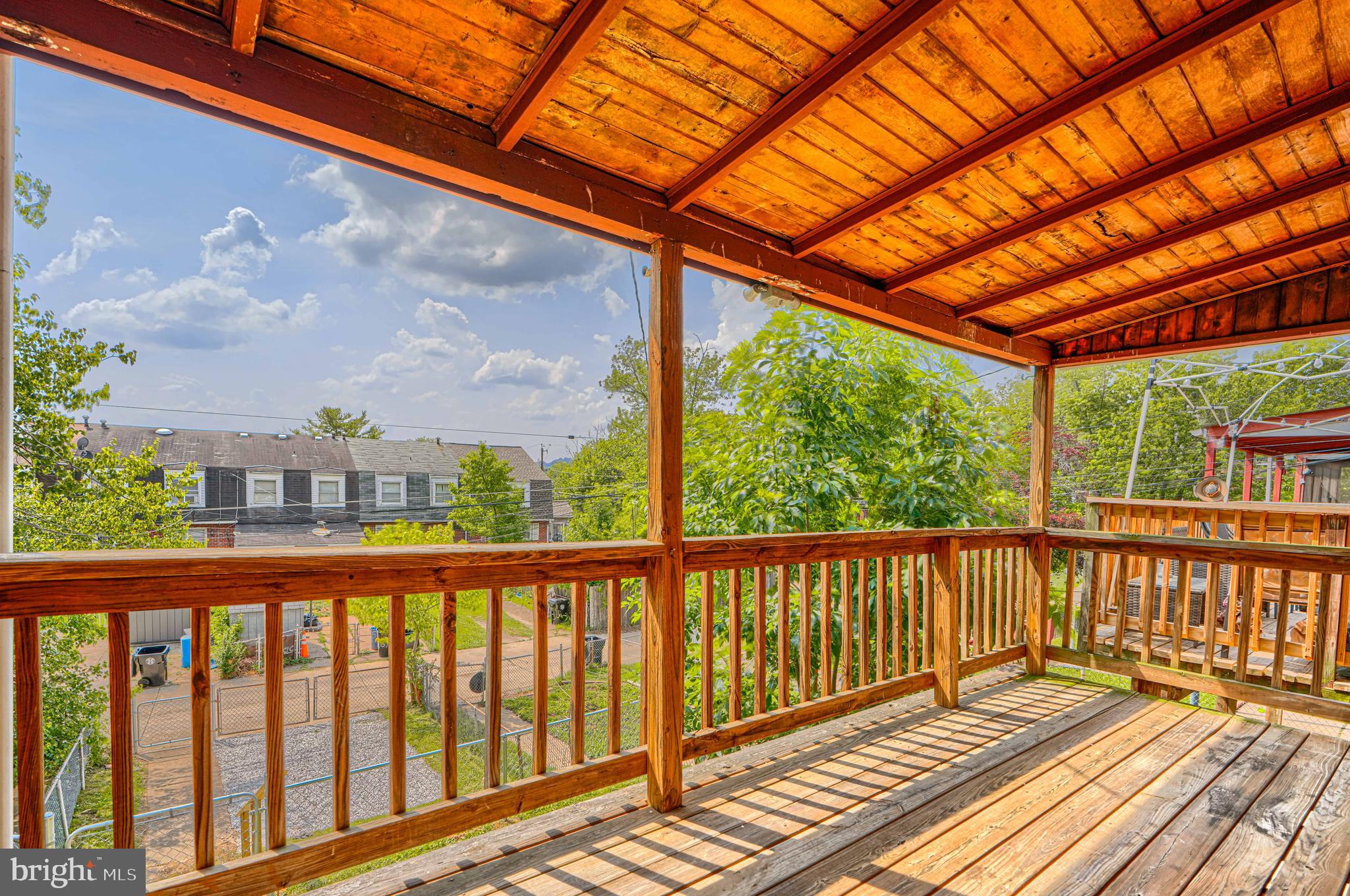 HOLLAND HILL - Residential