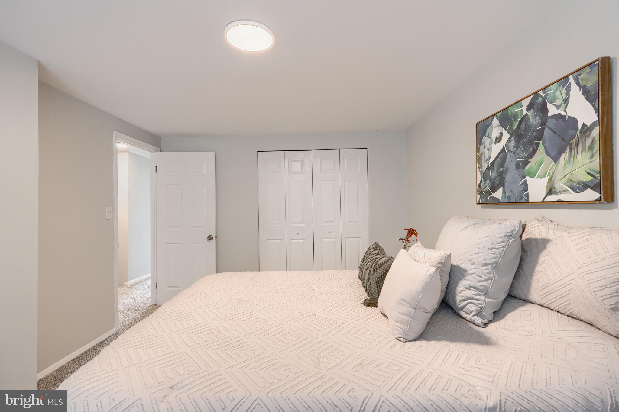 HOLLAND HILL - Residential