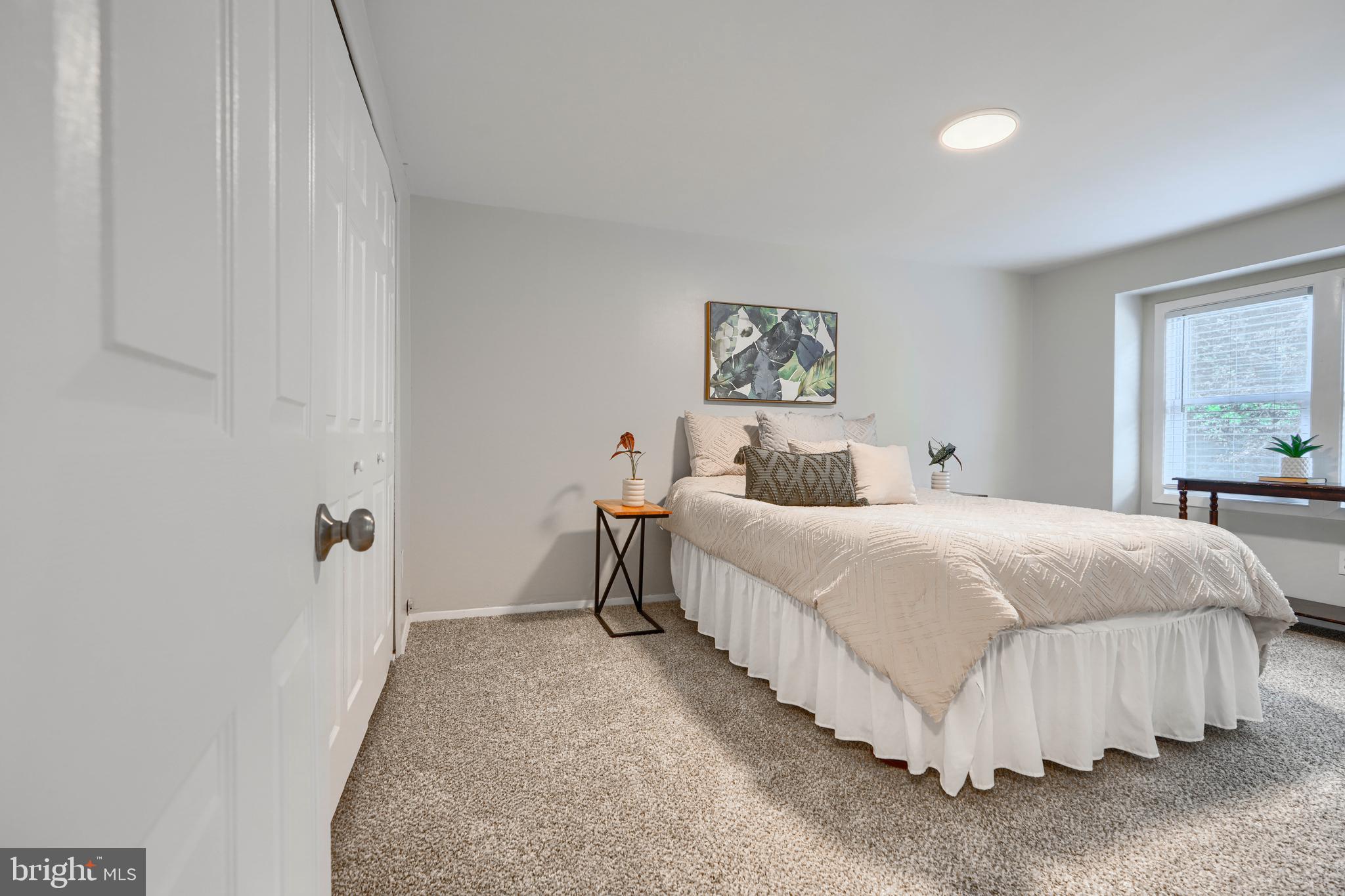HOLLAND HILL - Residential
