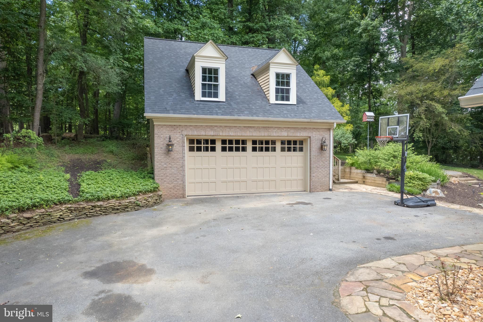 TRIADELPHIA WOODS - Residential