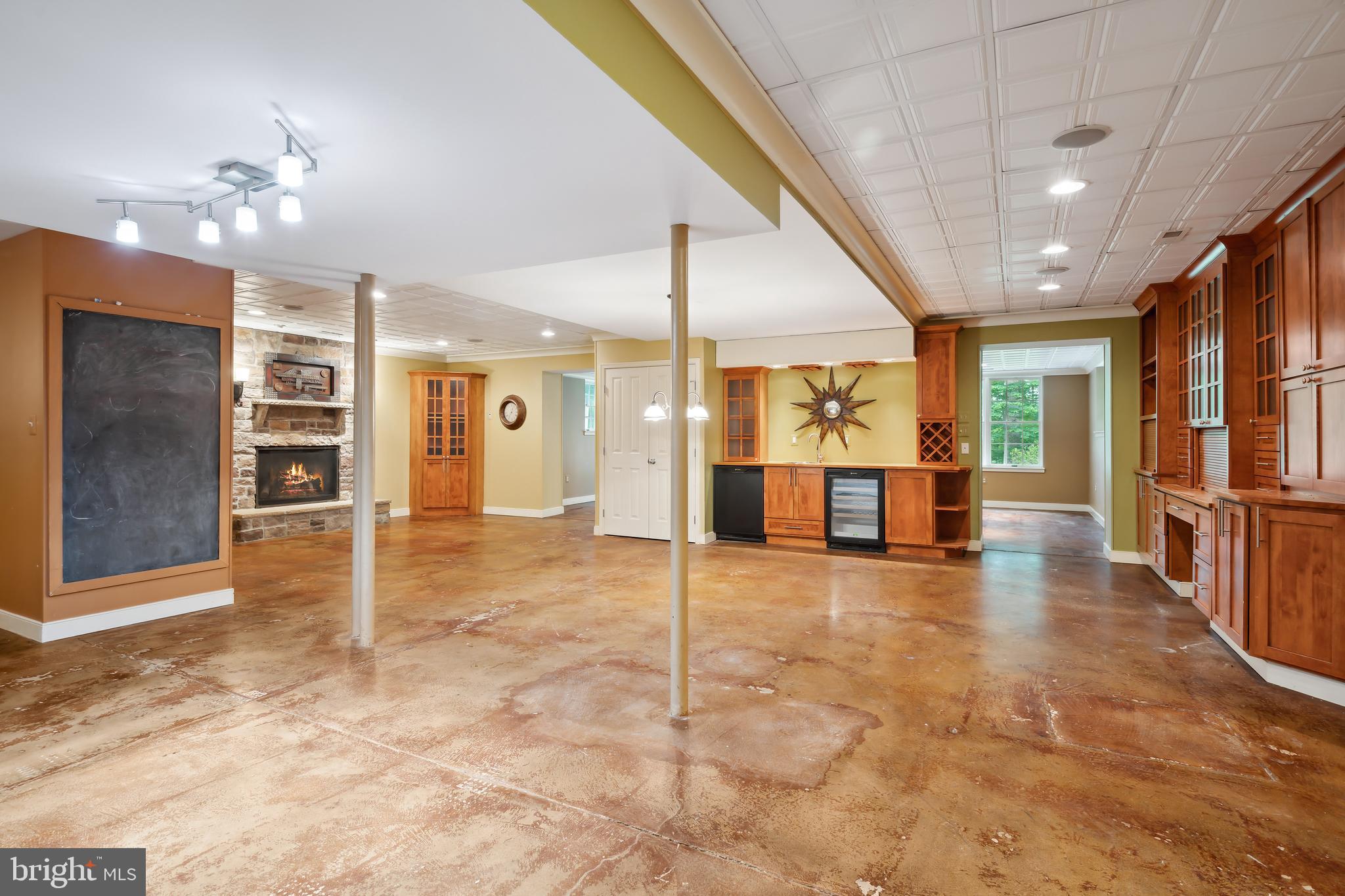 TRIADELPHIA WOODS - Residential